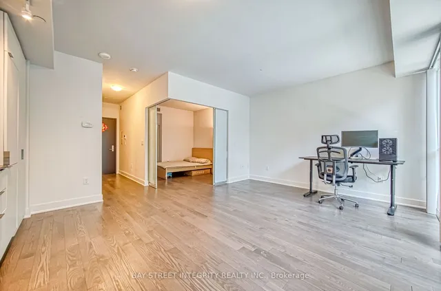 Additional property image - 955 Bay St Unit 604