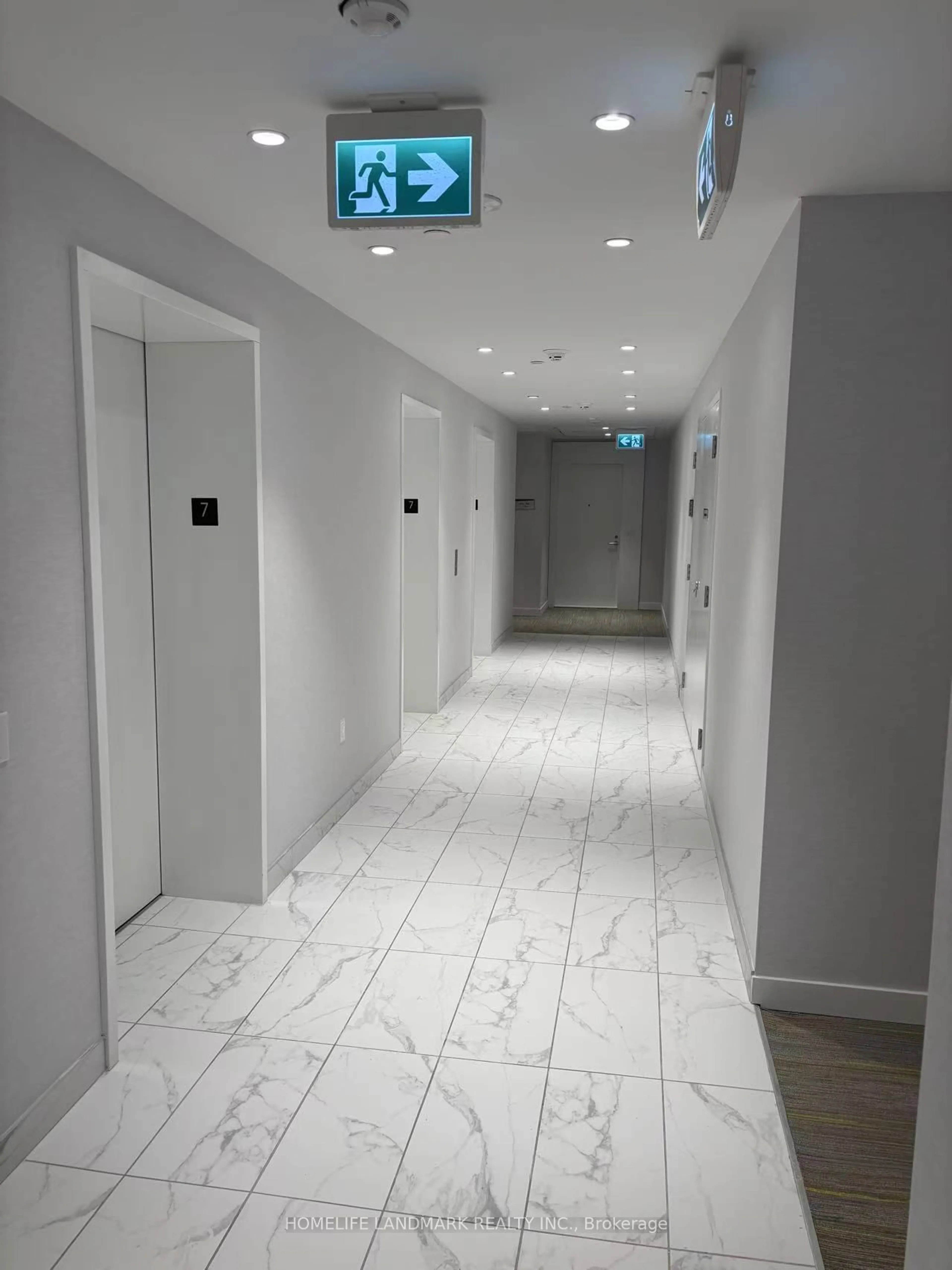 Indoor foyer for 121 St Patrick St #715, Toronto Ontario M5T 0B8