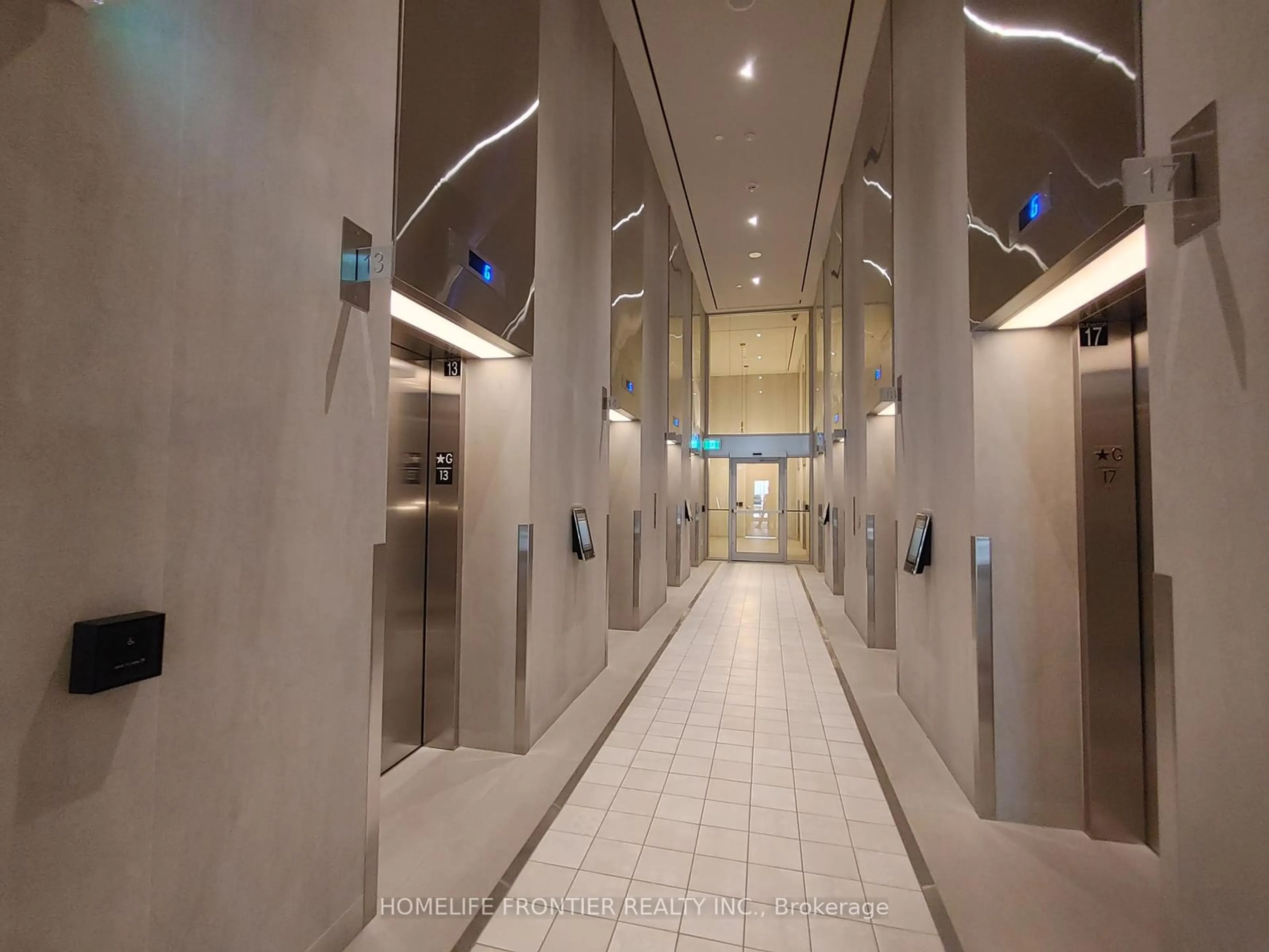 Indoor foyer for 55 Cooper St #6310, Toronto Ontario M5E 0G1