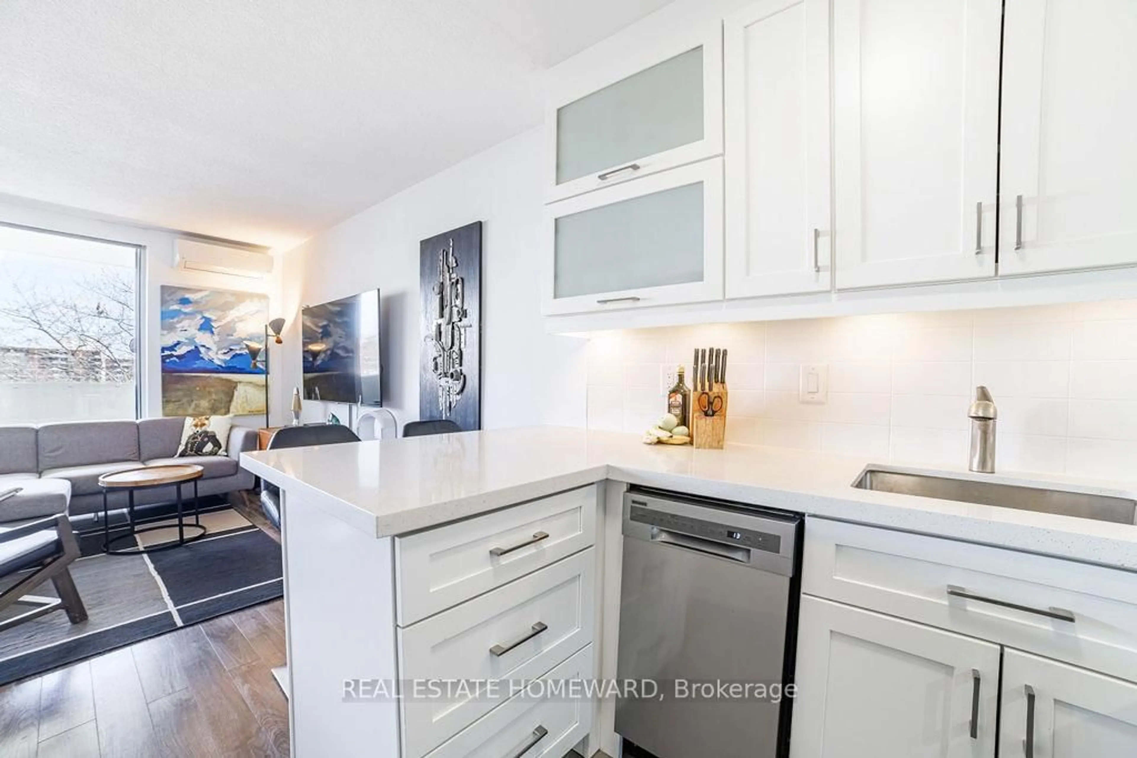 Open concept kitchen, unknown for 40 Homewood Ave #610, Toronto Ontario M4Y 2K2