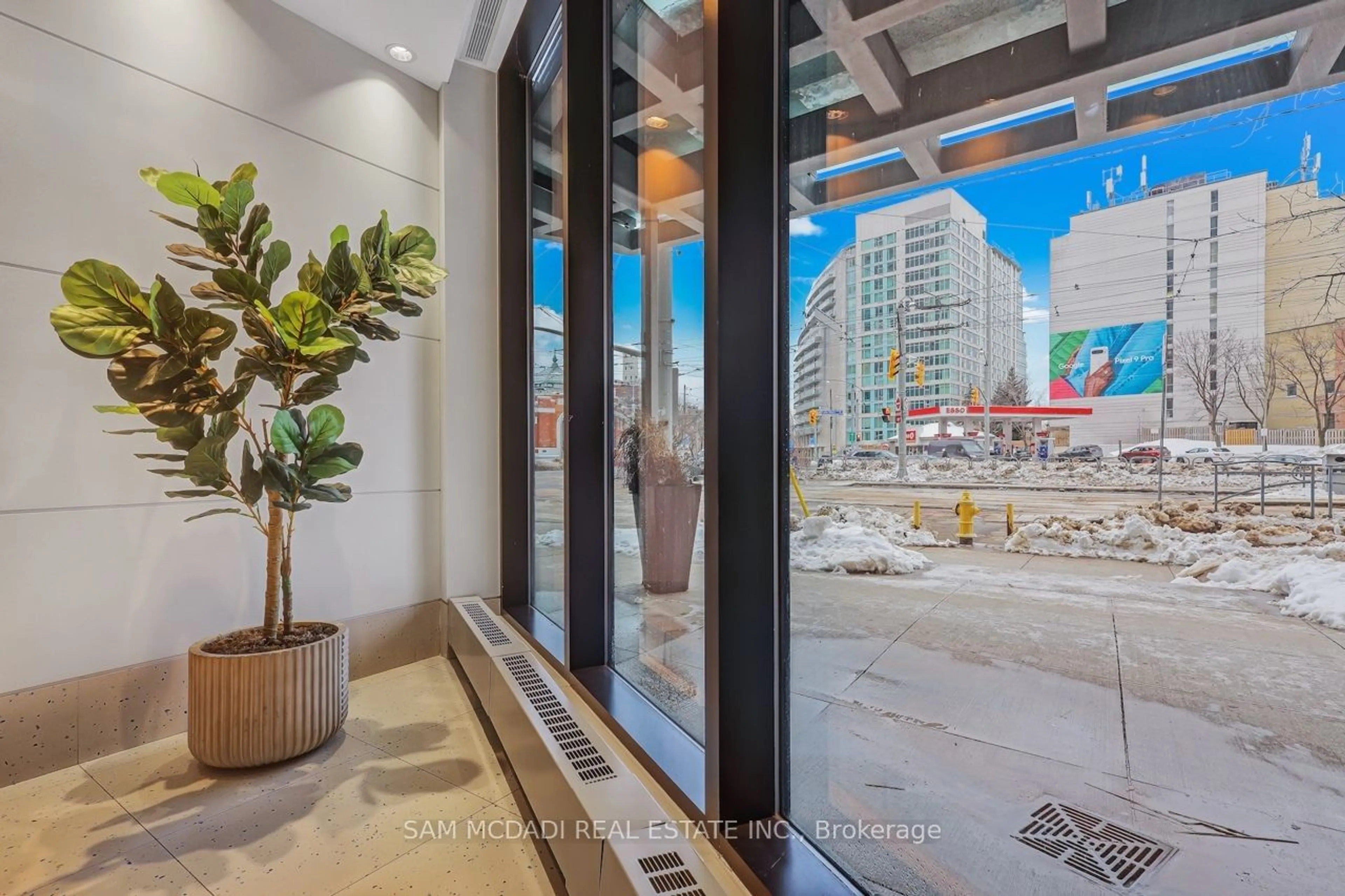 Indoor foyer for 600 Fleet St #332, Toronto Ontario M5V 1B7