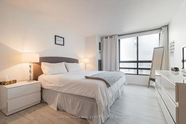 Additional property image - 77 Carlton St Unit 701