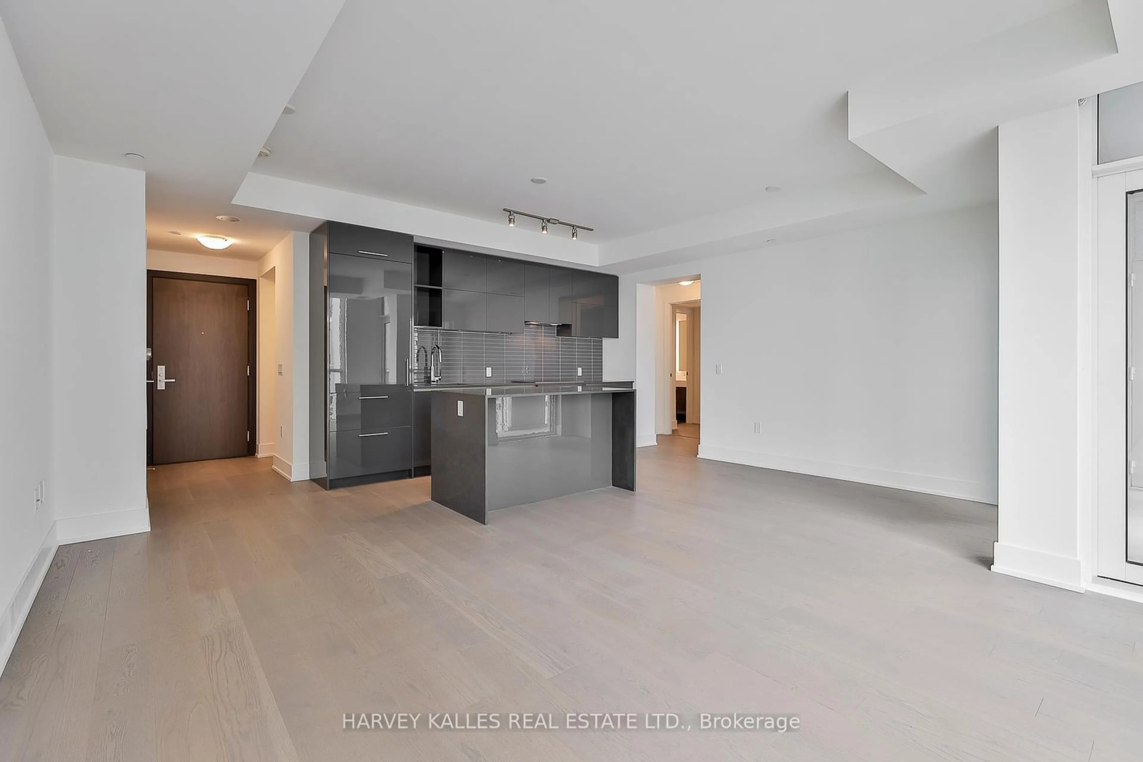 Open concept kitchen, unknown for 1 Yorkville Ave #4503, Toronto Ontario M4W 0B1