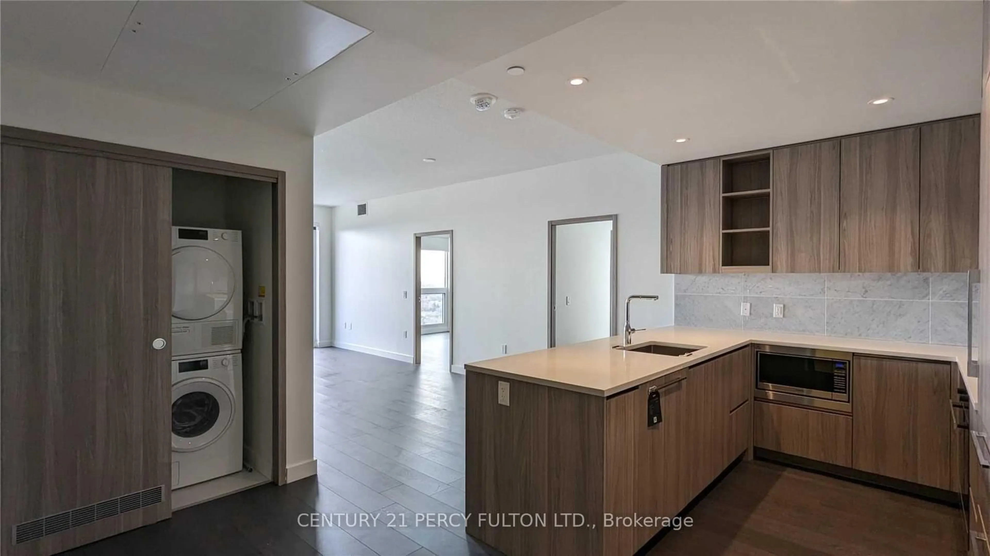 Open concept kitchen, unknown for 95 Mcmahon Dr #3303, Toronto Ontario M2K 0H2