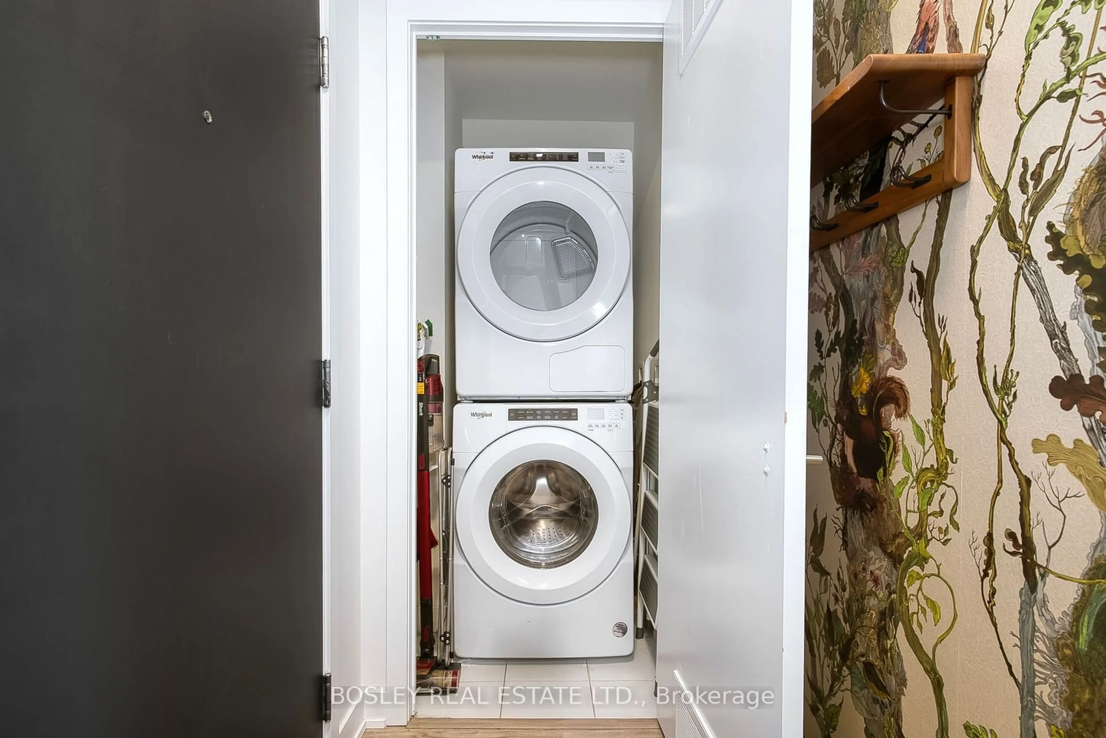 Laundry room for 840 St Clair Ave #619, Toronto Ontario M6C 1C1