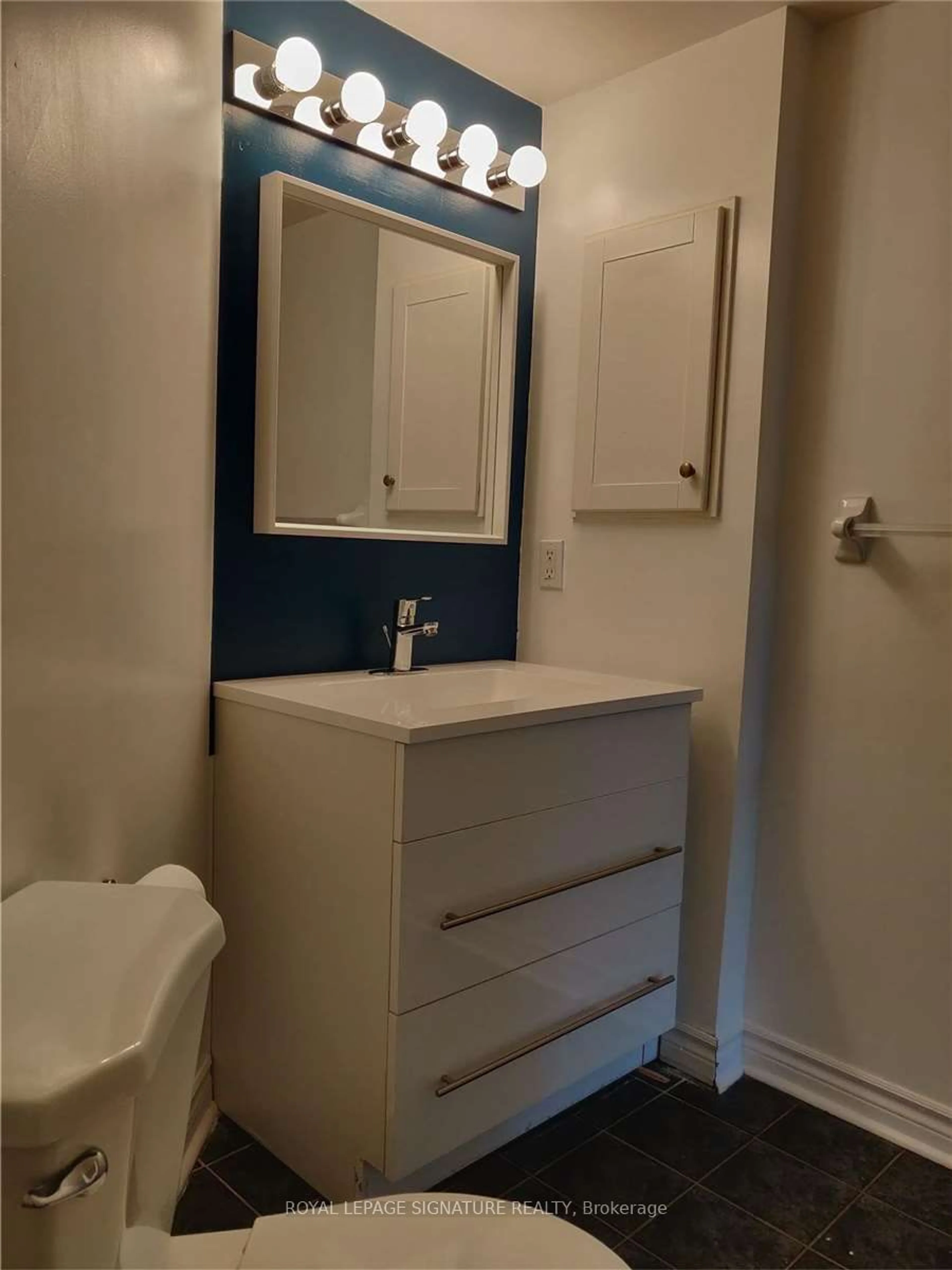 Standard bathroom, unknown for 2 Rean Dr #704, Toronto Ontario M2K 3B8