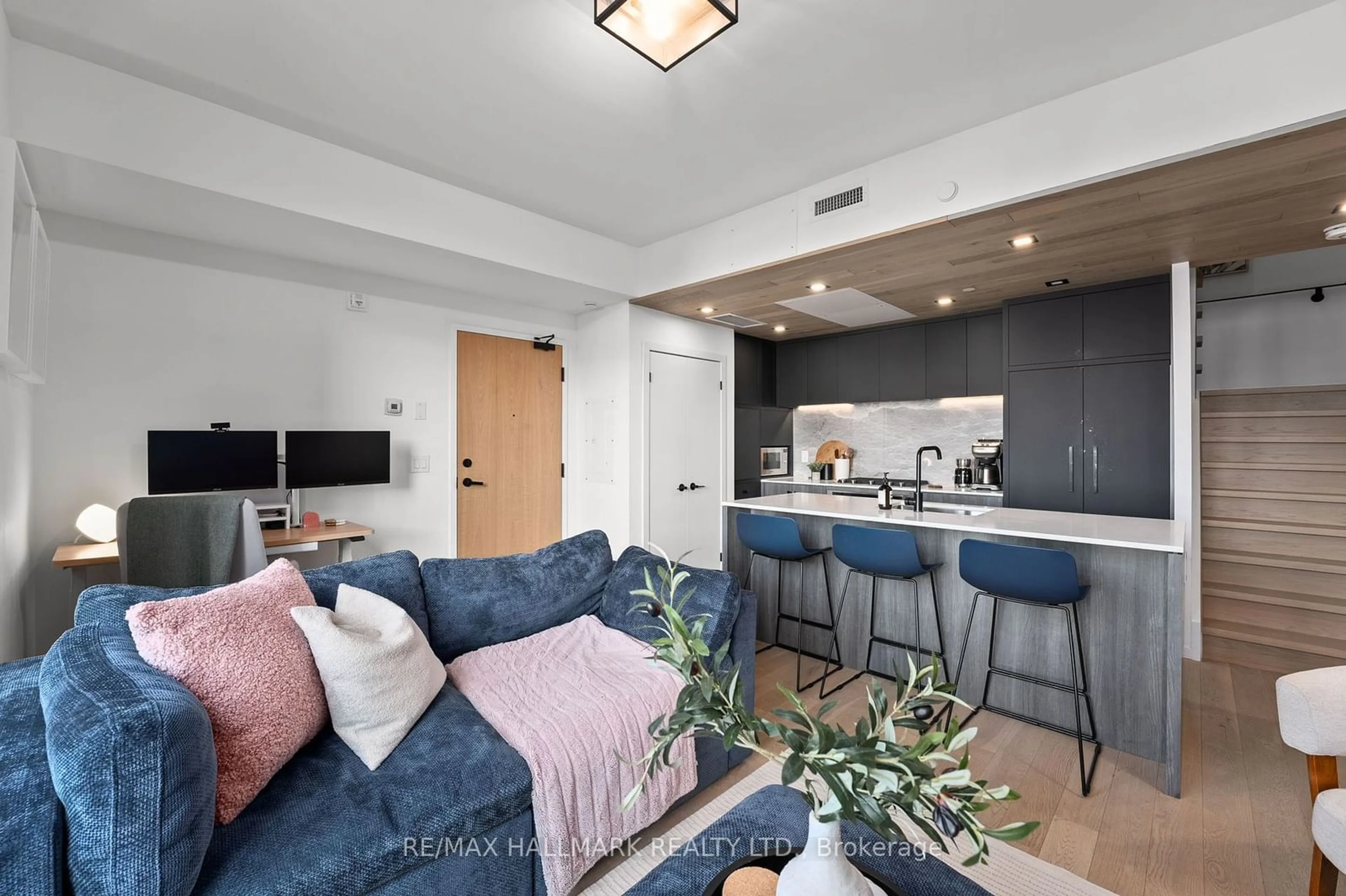 Open concept kitchen, unknown for 45 Dovercourt Rd #306, Toronto Ontario M6J 3C2