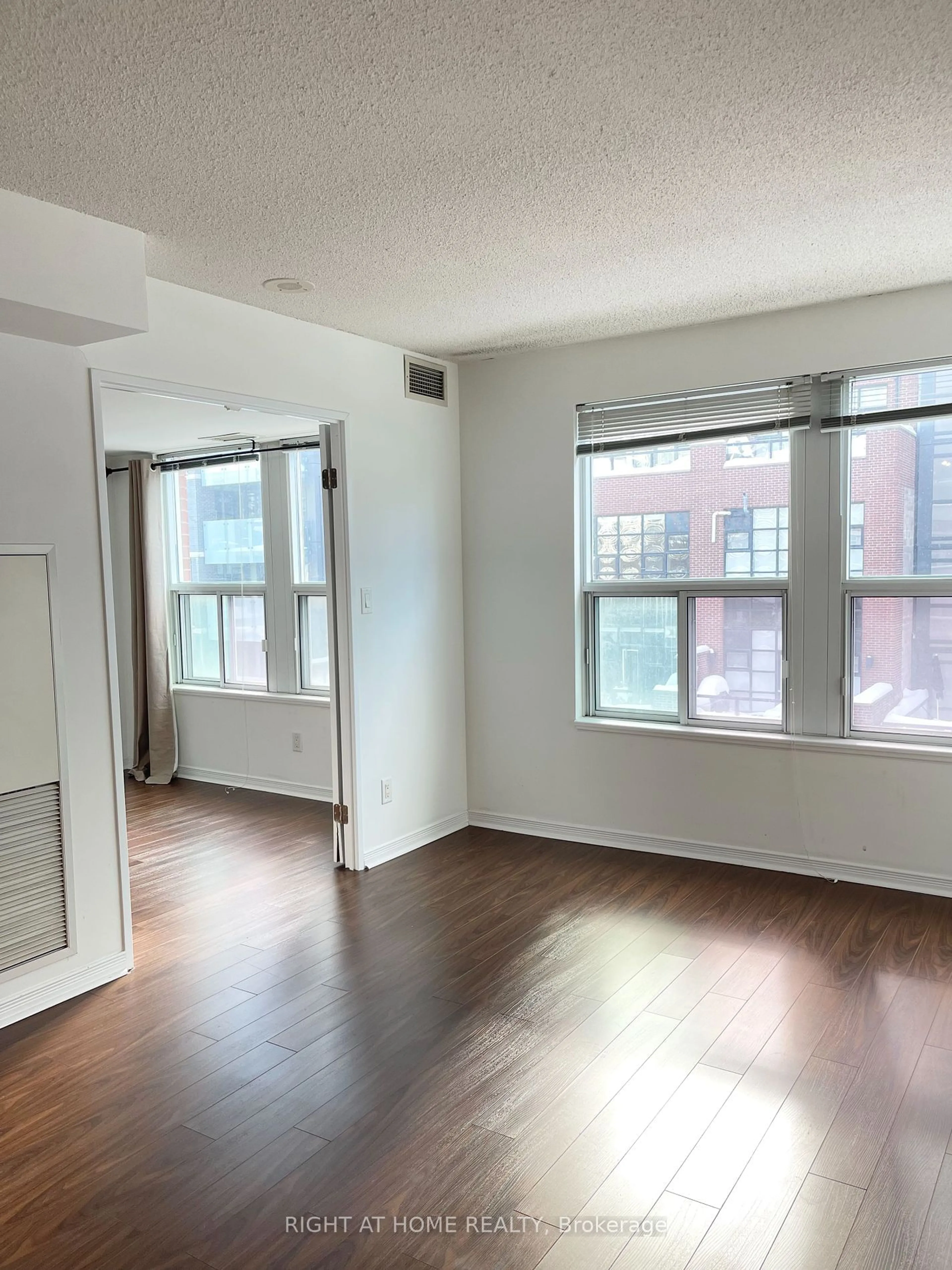 A pic of a room for 230 King St #606, Toronto Ontario M5A 1K5