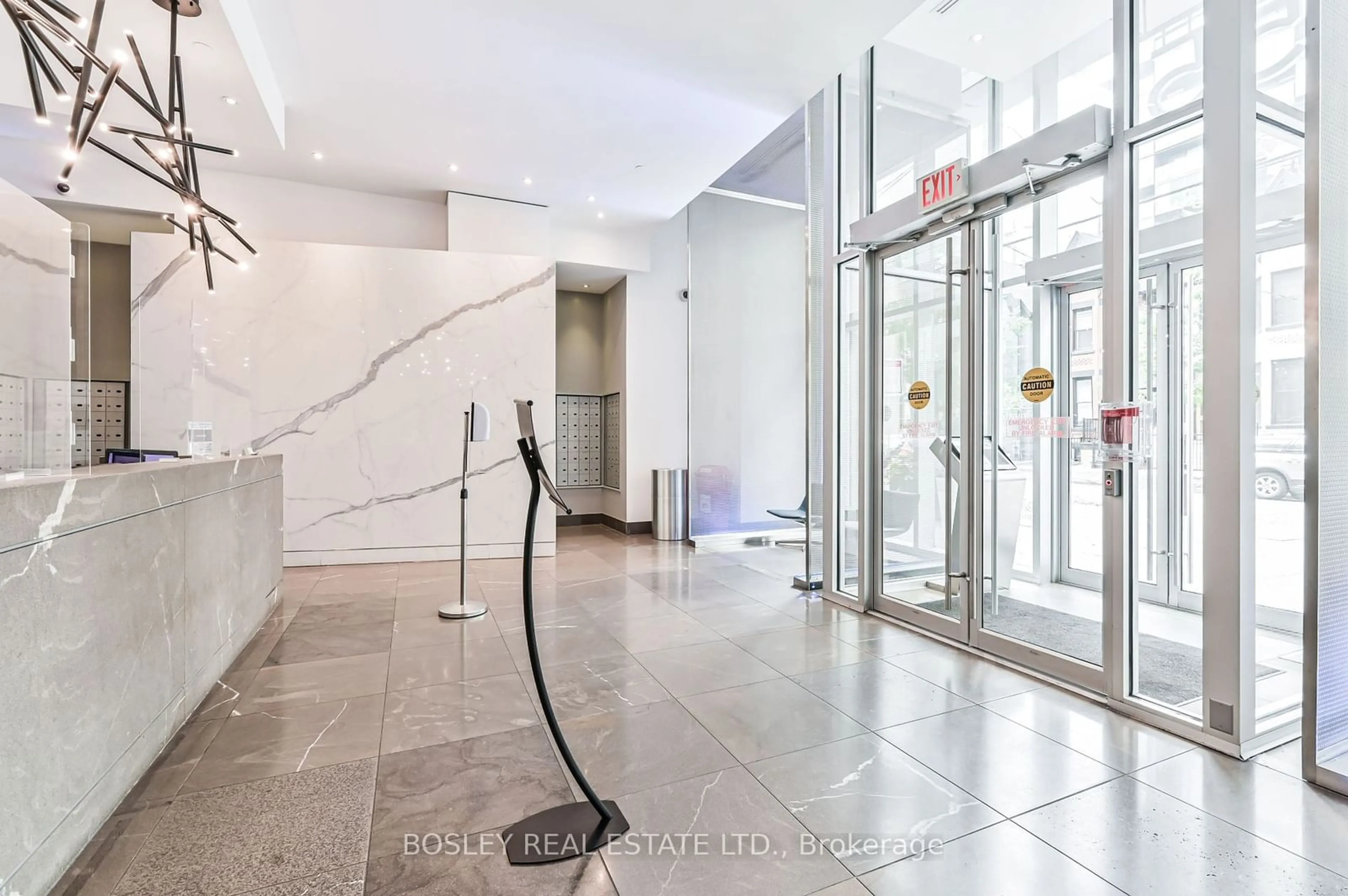 Indoor foyer for 55 Stewart St #622, Toronto Ontario M5V 2V1