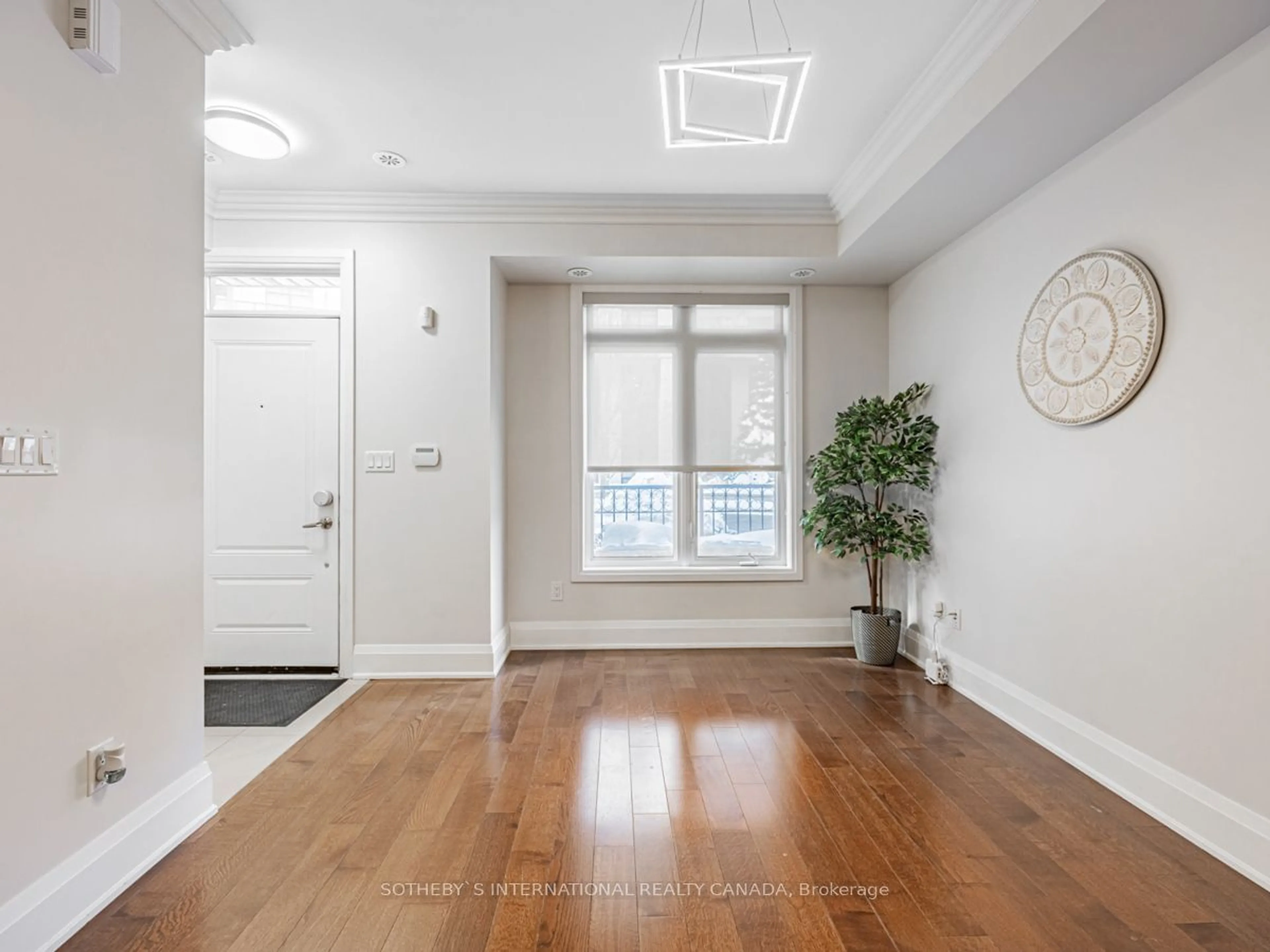 Indoor entryway for 115 Harrison Garden Blvd #TH44, Toronto Ontario M2N 0C9