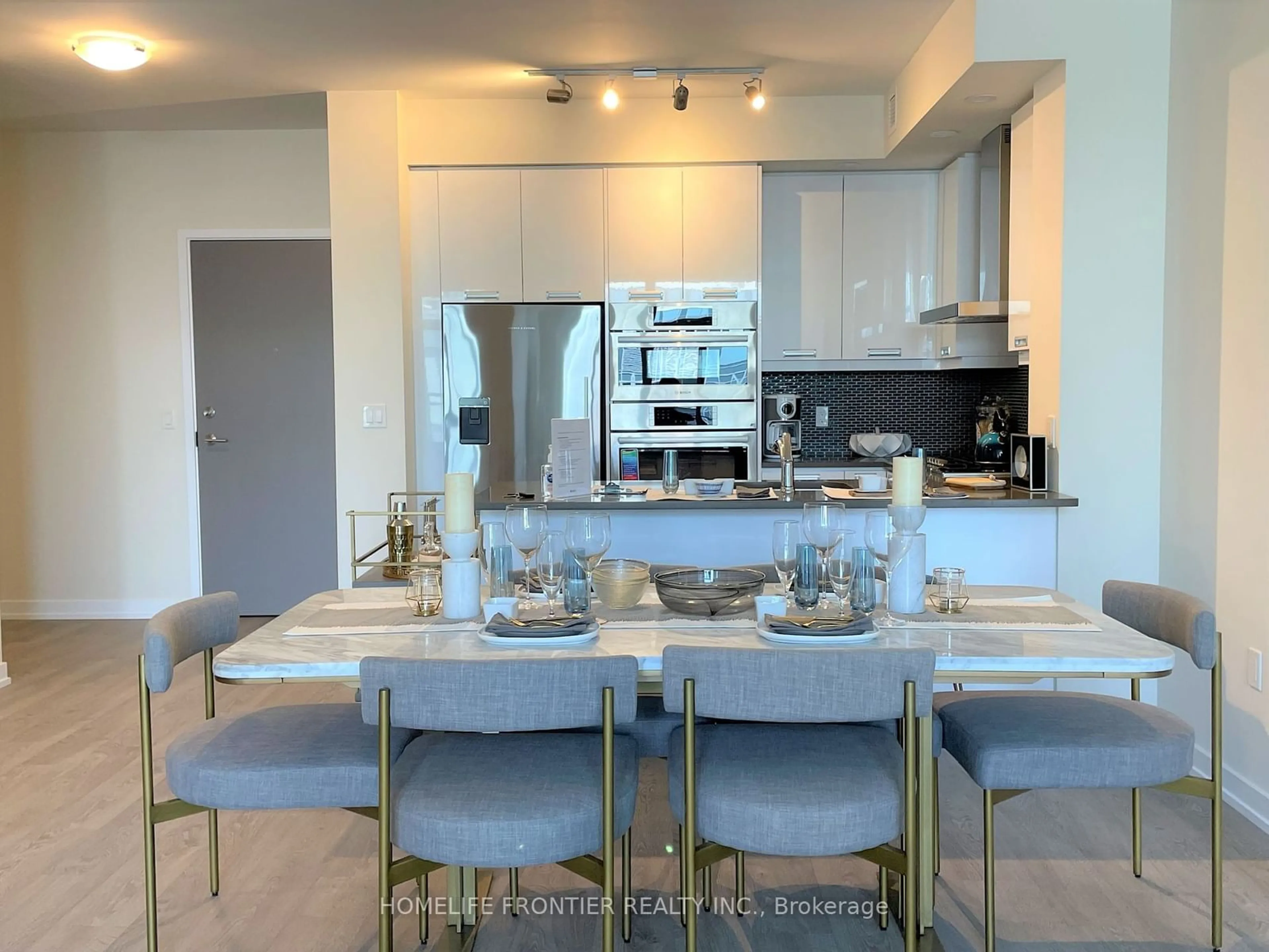 Open concept kitchen, ceramic/tile floor for 99 John St #4403, Toronto Ontario M5V 0S6