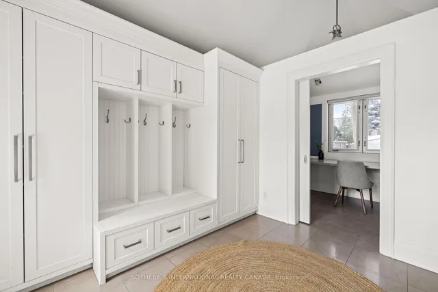 Additional property image - 208 Hillhurst Blvd