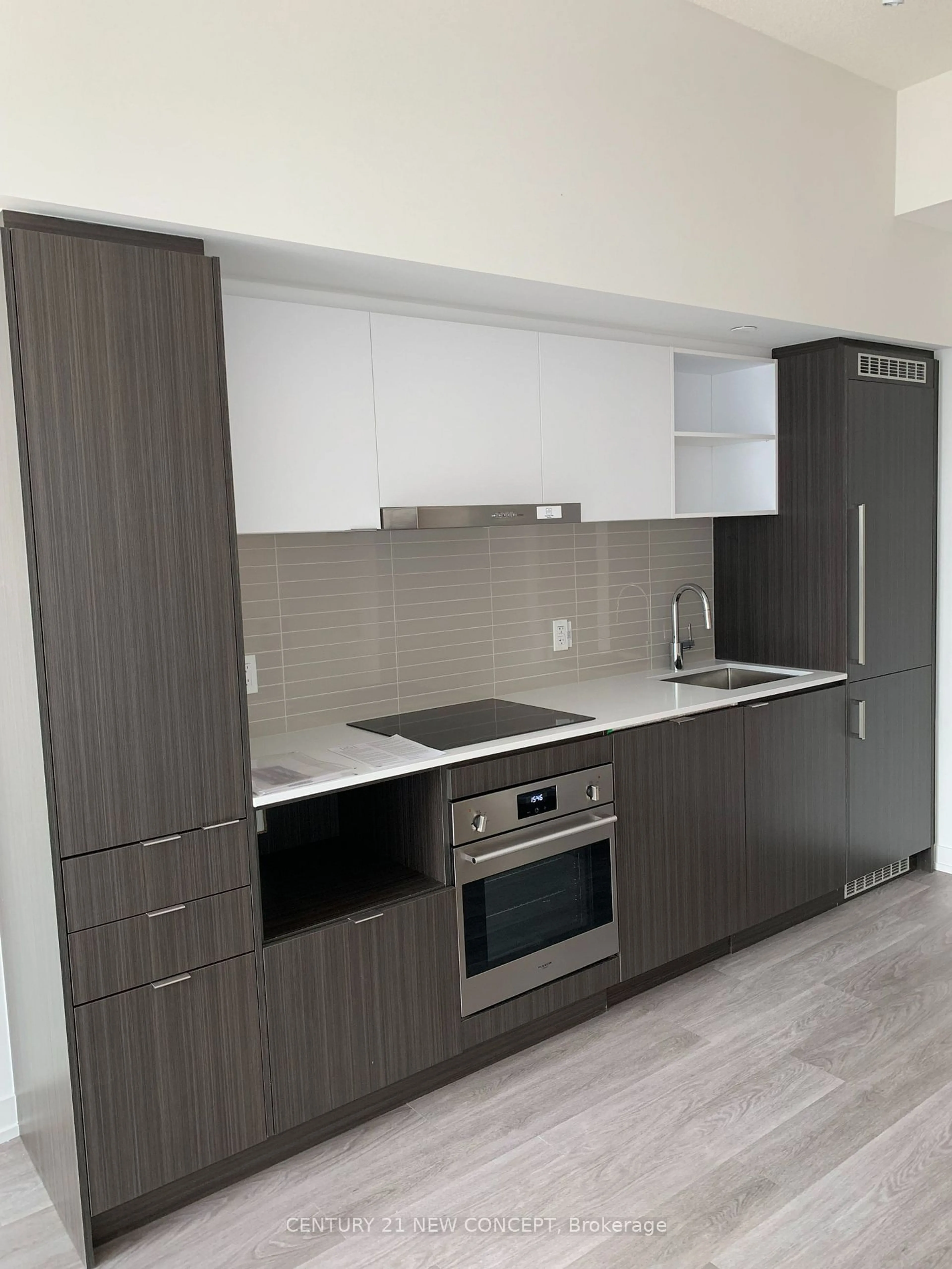 Standard kitchen, wood/laminate floor for 55 Cooper St #4112, Toronto Ontario M5E 0G1