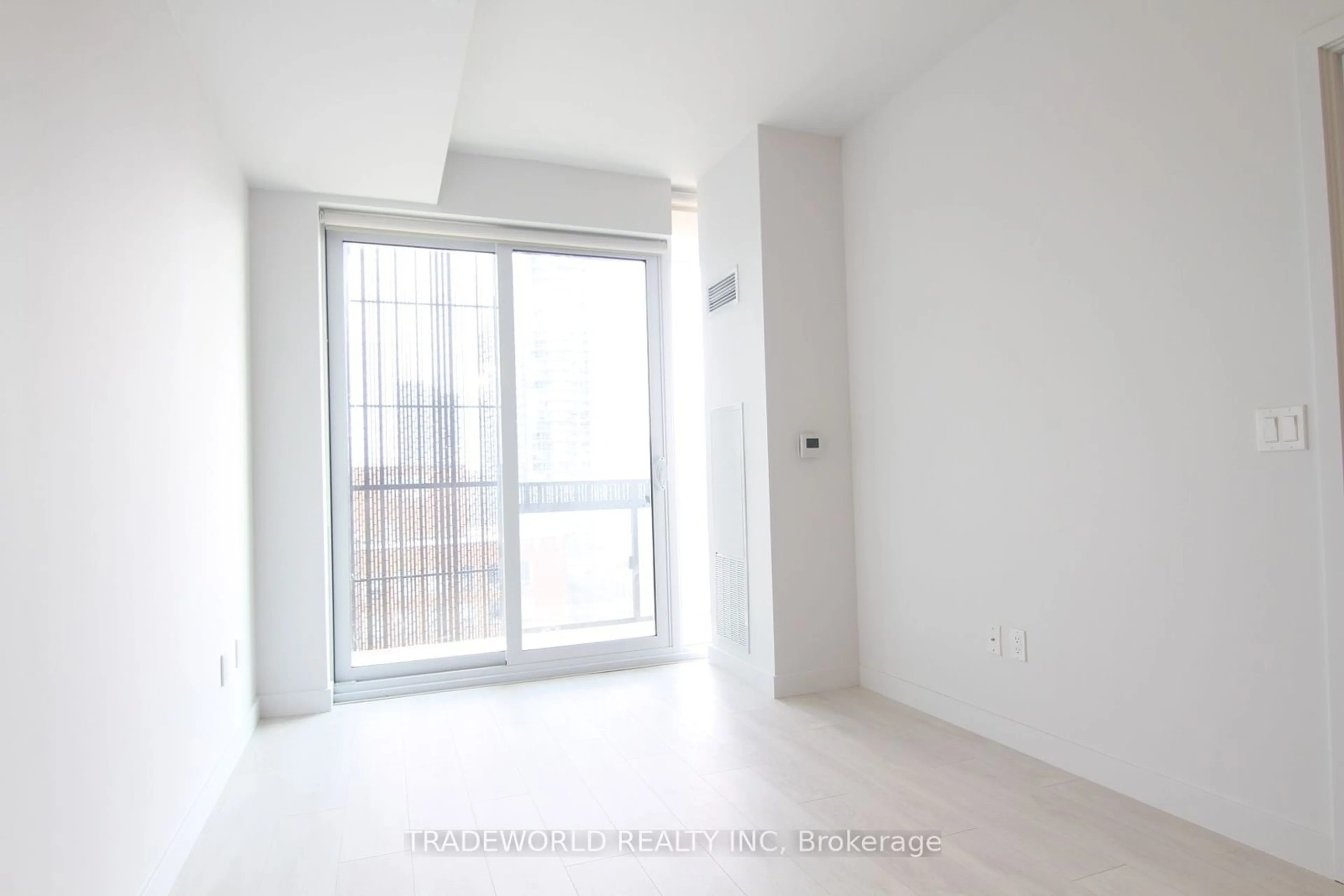 A pic of a room for 8 Eglinton Ave #1210, Toronto Ontario M4P 0C1