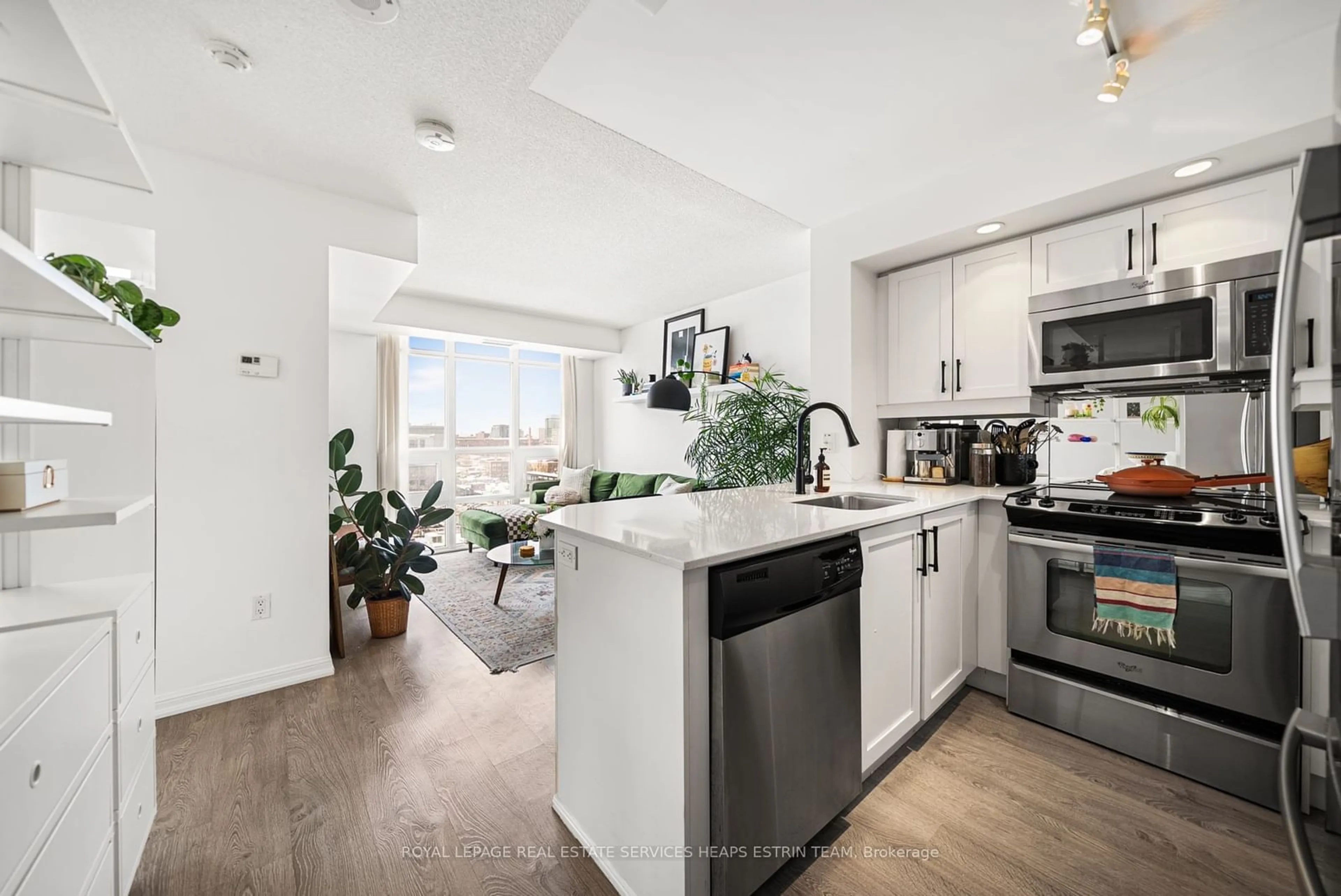 Open concept kitchen, unknown for 85 East Liberty St #1303, Toronto Ontario M6K 3R4