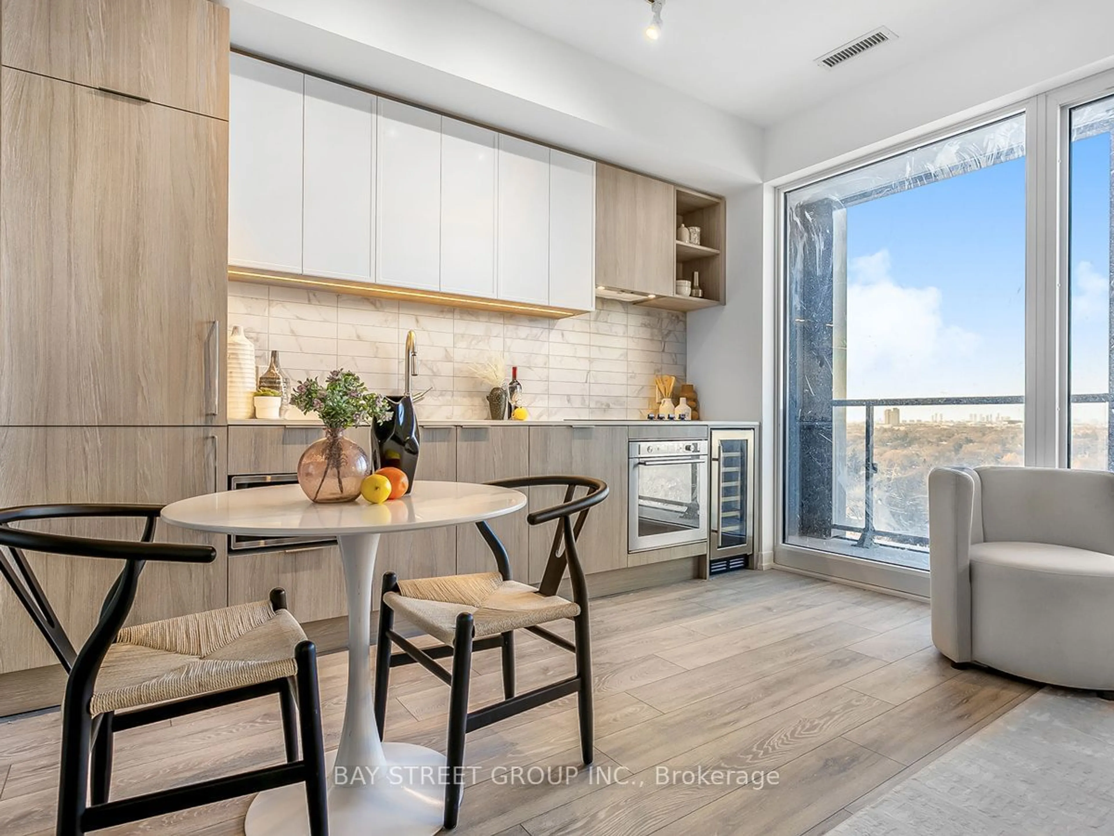 Open concept kitchen, unknown for 2020 Bathurst St #1912, Toronto Ontario M5P 0A6