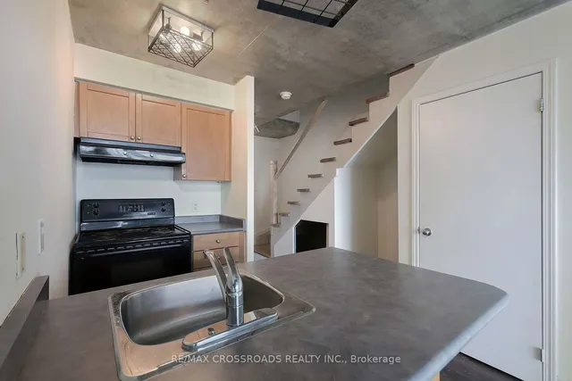 Additional property image - 954 King St Unit 526