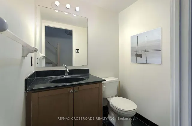 Additional property image - 954 King St Unit 526