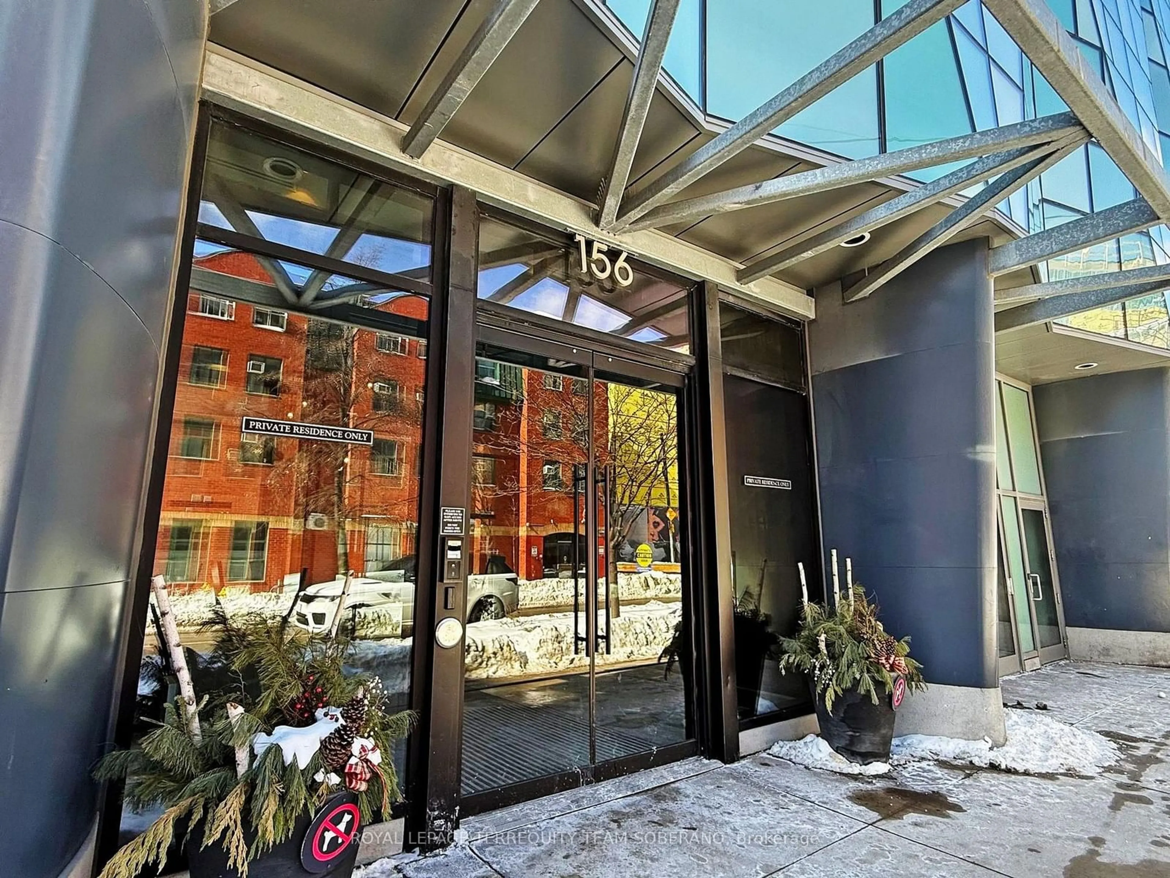 Indoor foyer for 156 Portland St #410, Toronto Ontario M5V 0G1