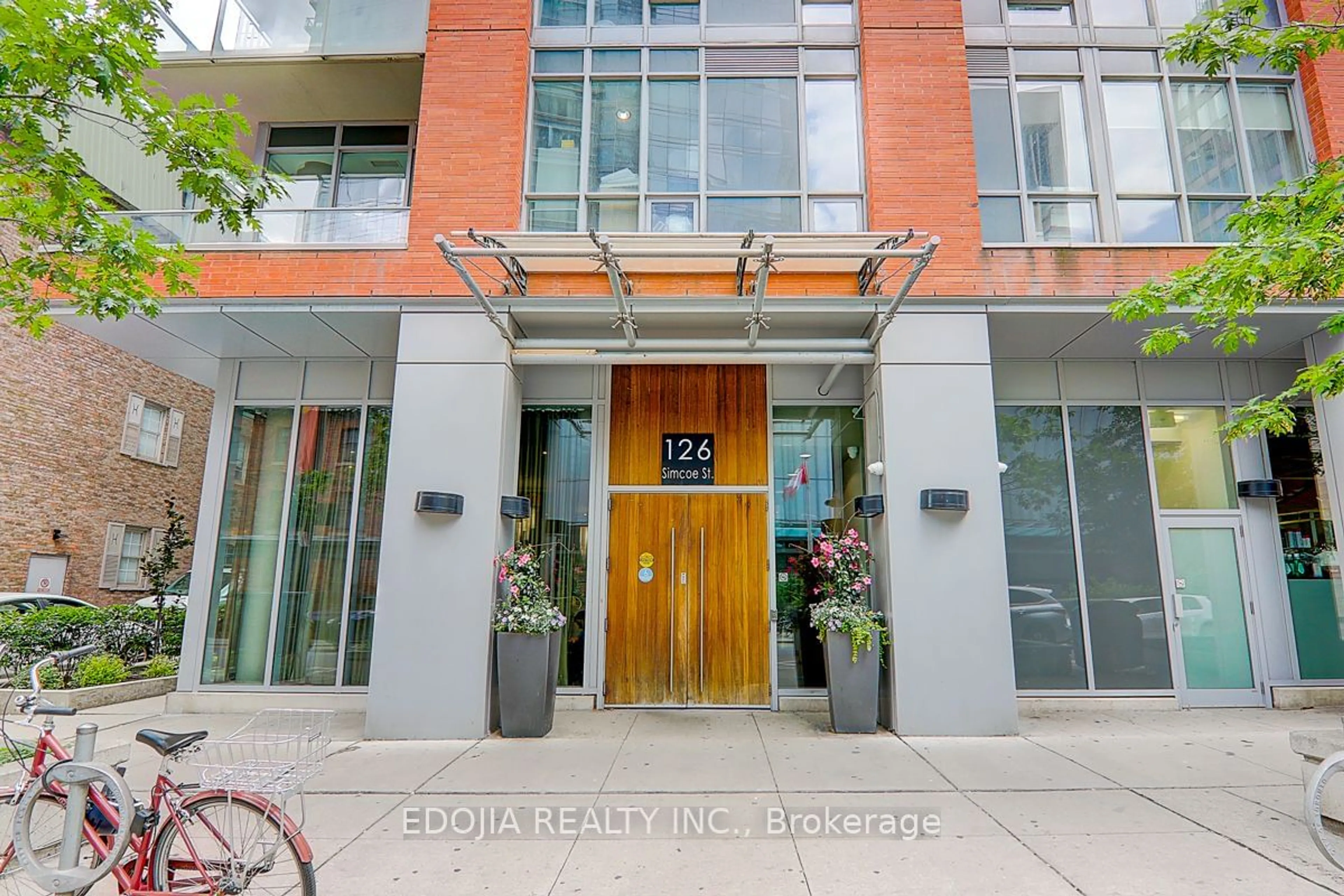 Indoor entryway for 126 Simcoe St #2809, Toronto Ontario M5H 4E6