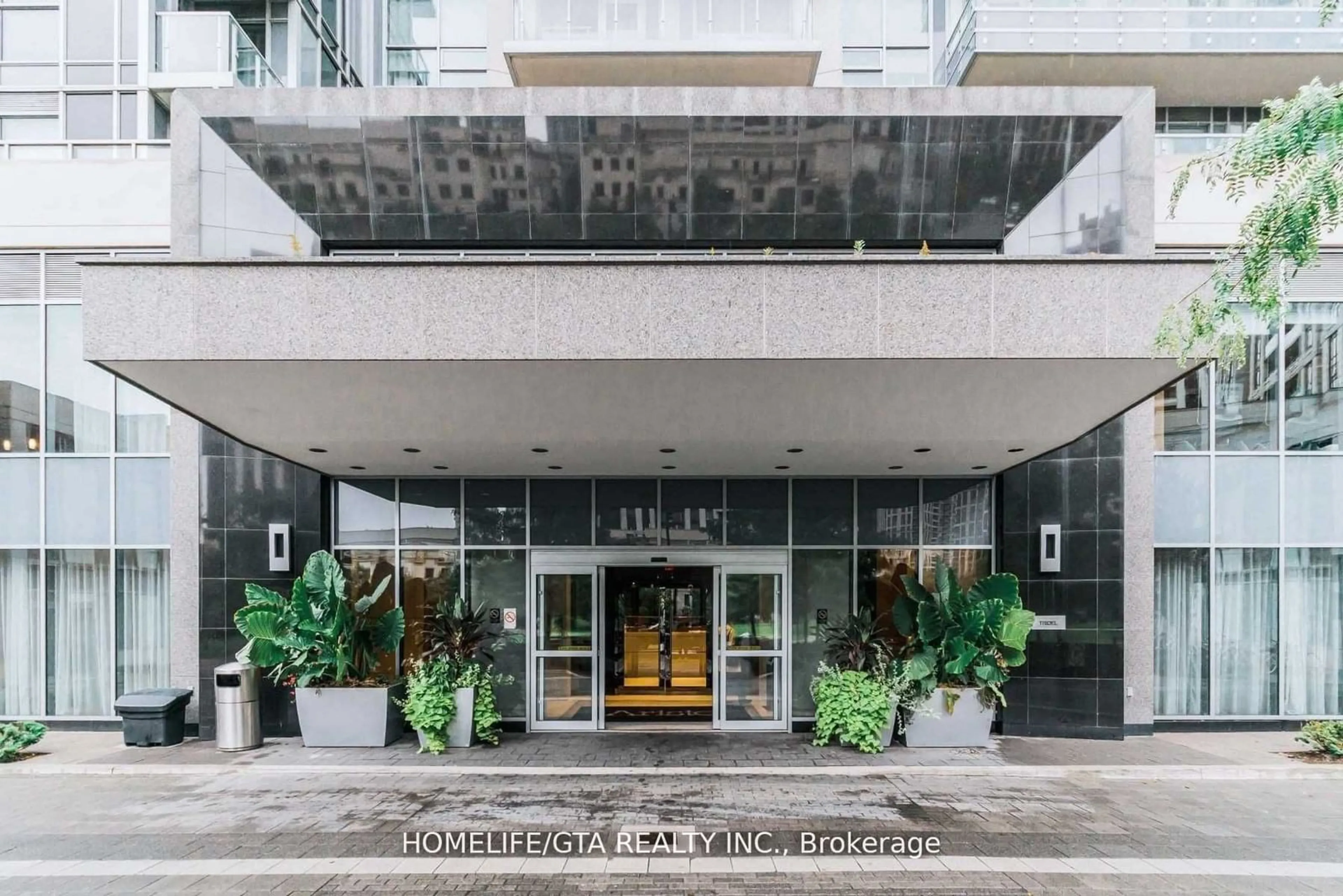 Indoor foyer for 120 Harrison Garden Blvd #428, Toronto Ontario M2N 0H1