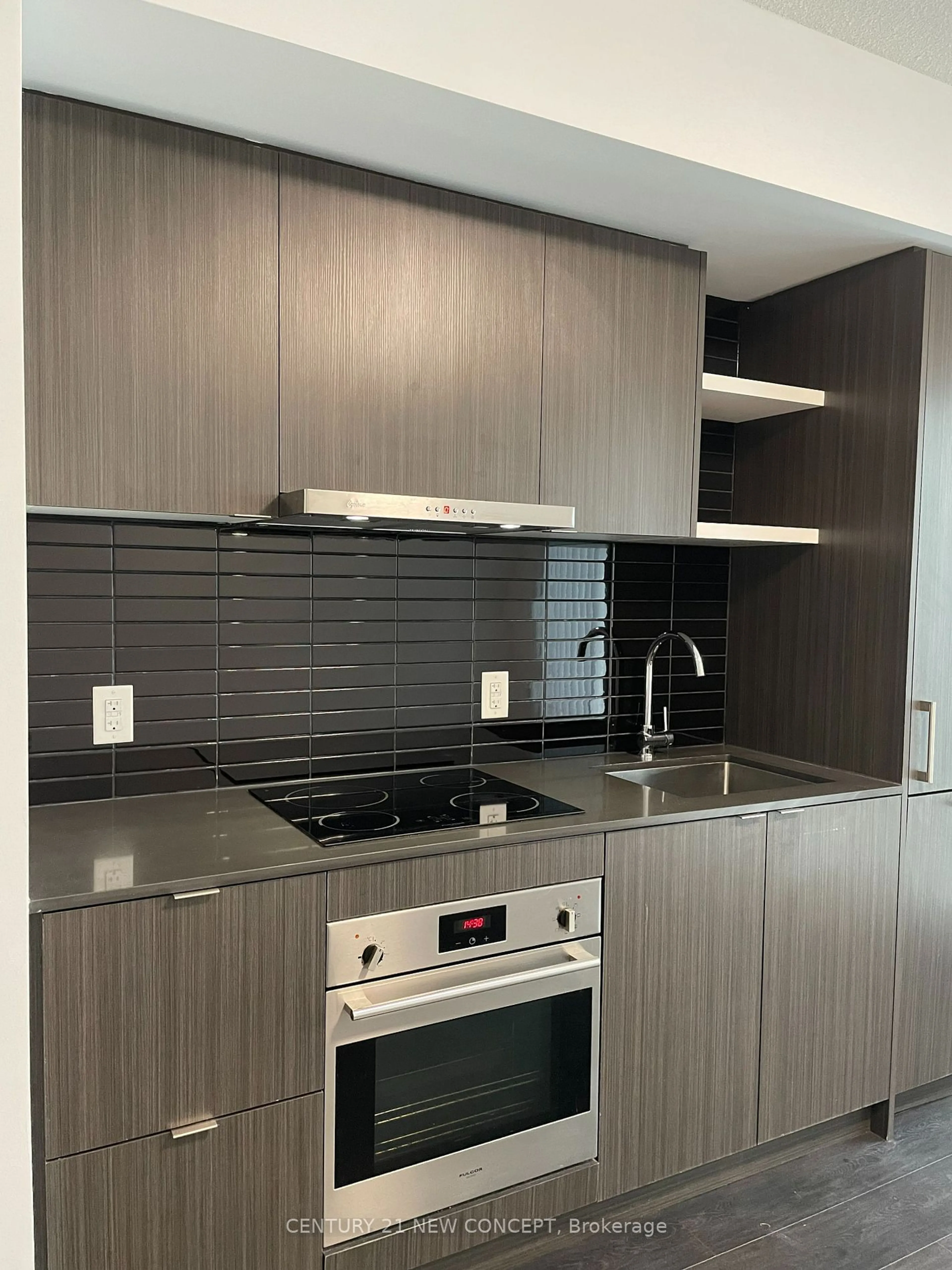 Standard kitchen, unknown for 100 Harbour St #2311, Toronto Ontario M5J 0B5