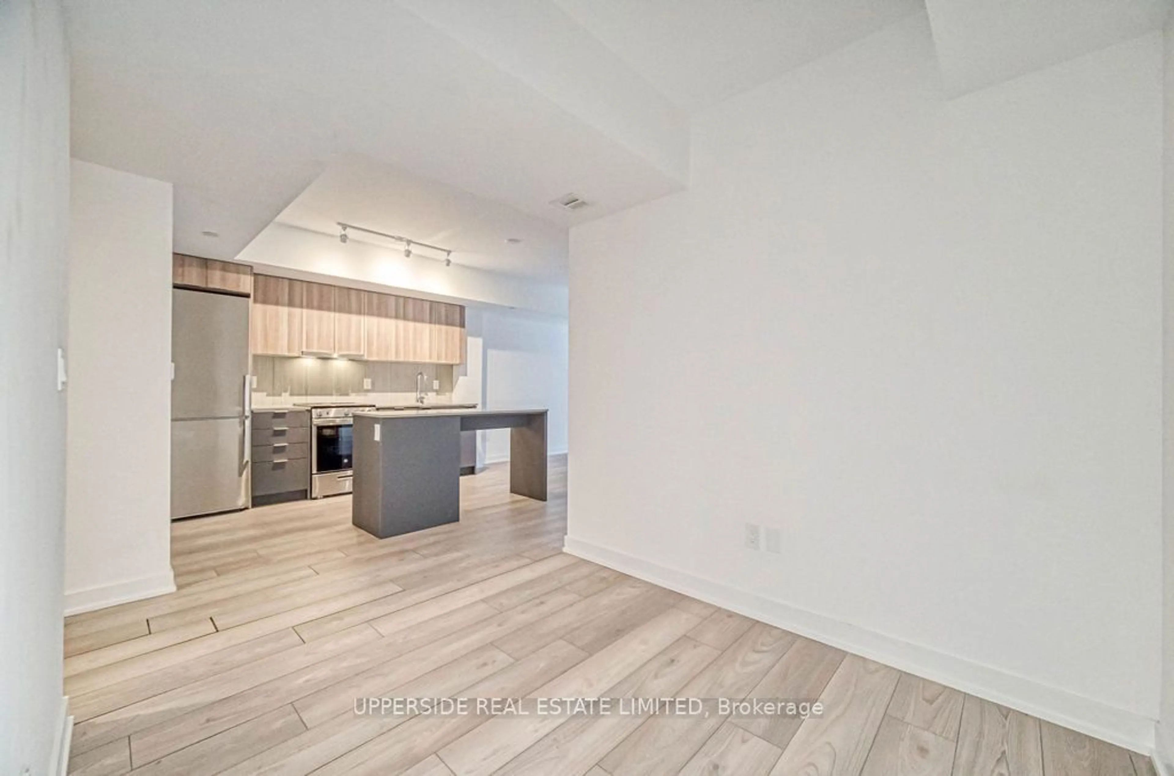 Open concept kitchen, unknown for 8 Tippett Rd #323, Toronto Ontario M3H 0E7