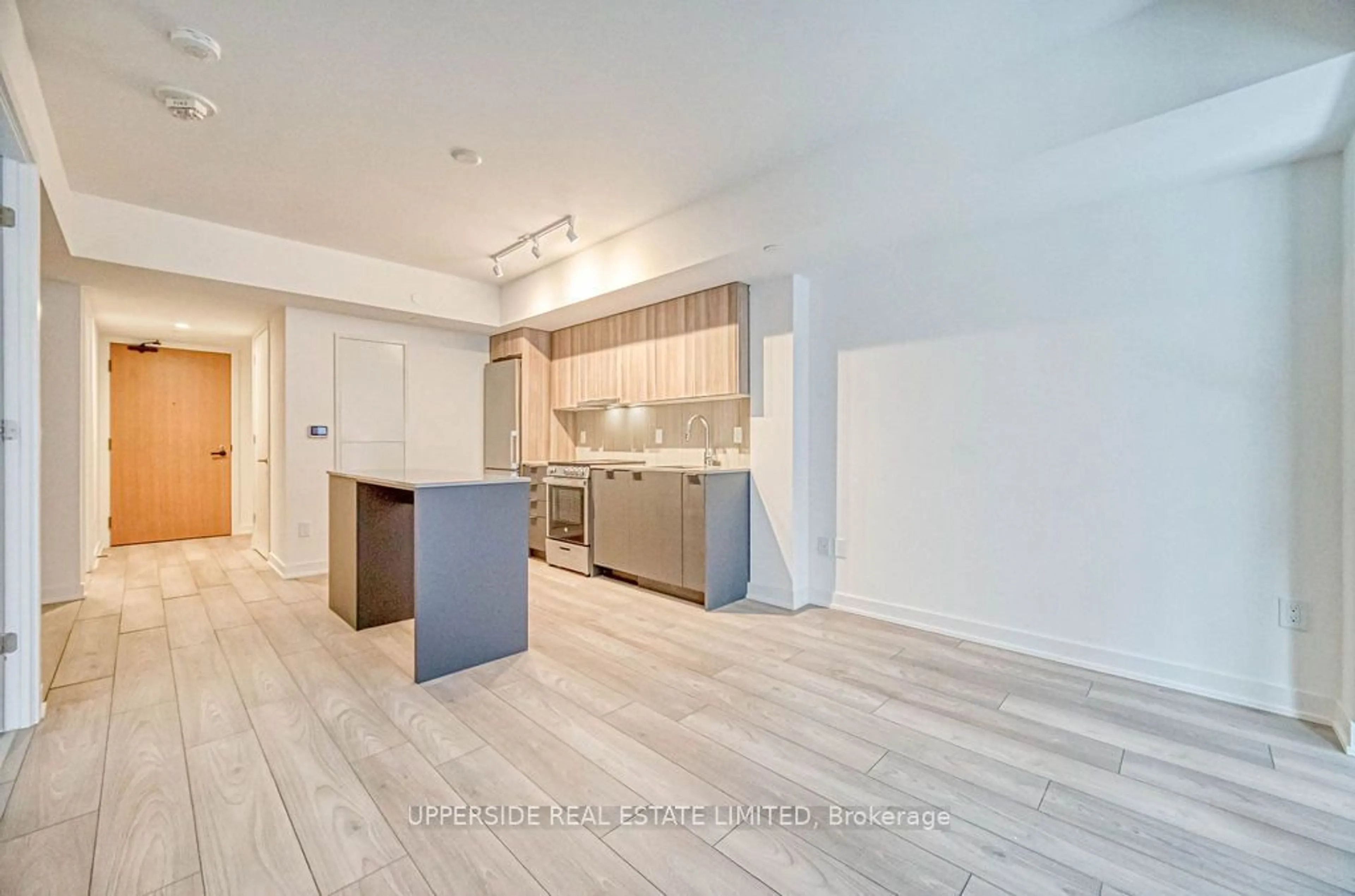 Open concept kitchen, unknown for 8 Tippett Rd #323, Toronto Ontario M3H 0E7