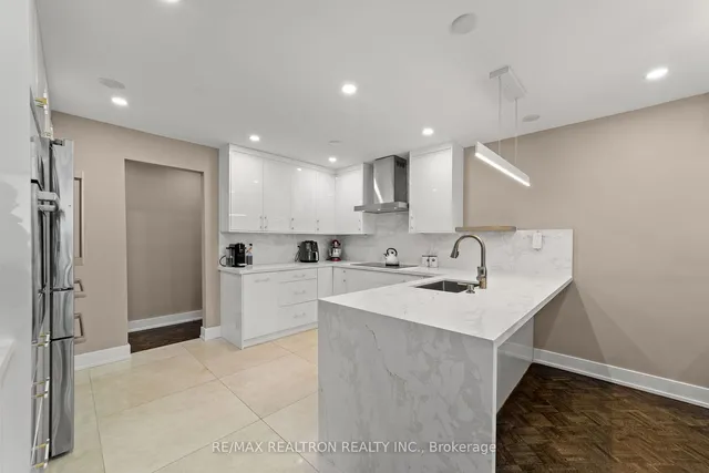 Additional property image - 130 Neptune Dr Unit 1501