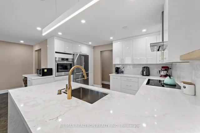 Additional property image - 130 Neptune Dr Unit 1501