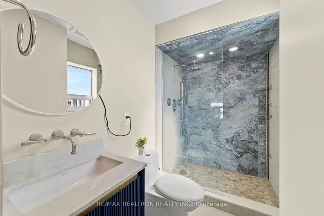 Additional property image - 130 Neptune Dr Unit 1501