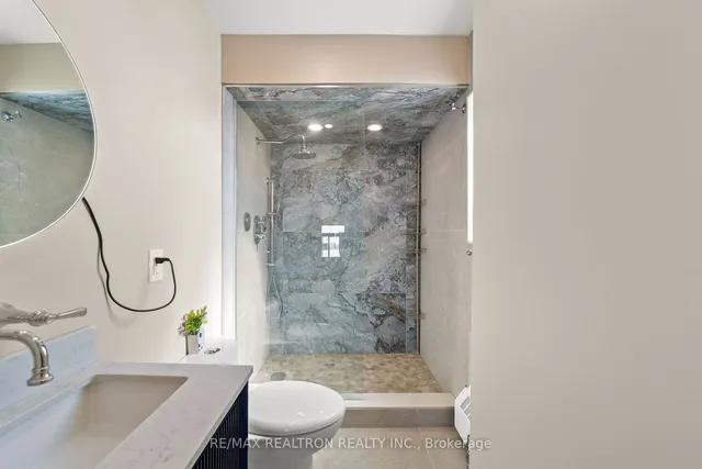 Additional property image - 130 Neptune Dr Unit 1501
