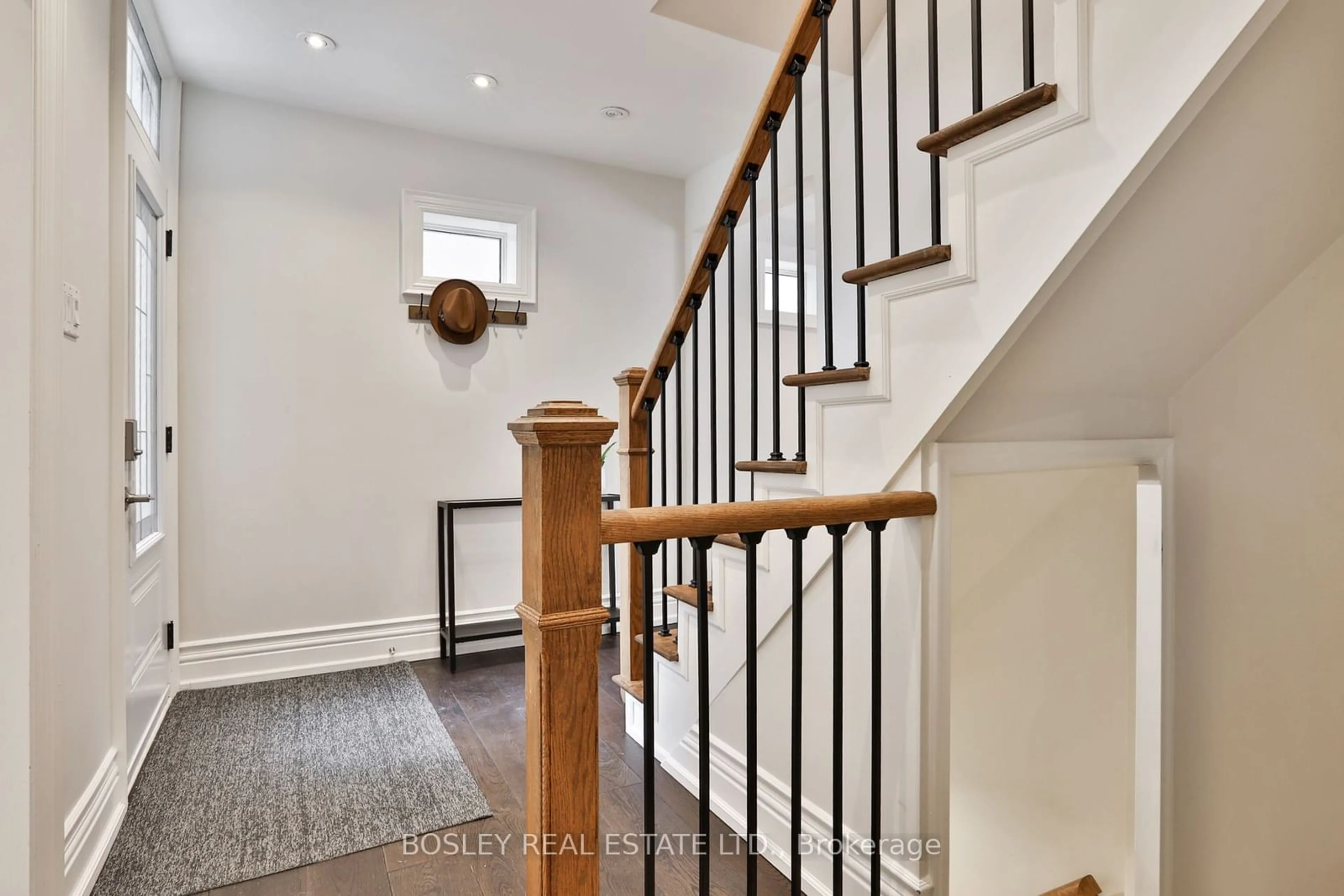 Stairs for 2 Fairfield Rd, Toronto Ontario M4P 1T1