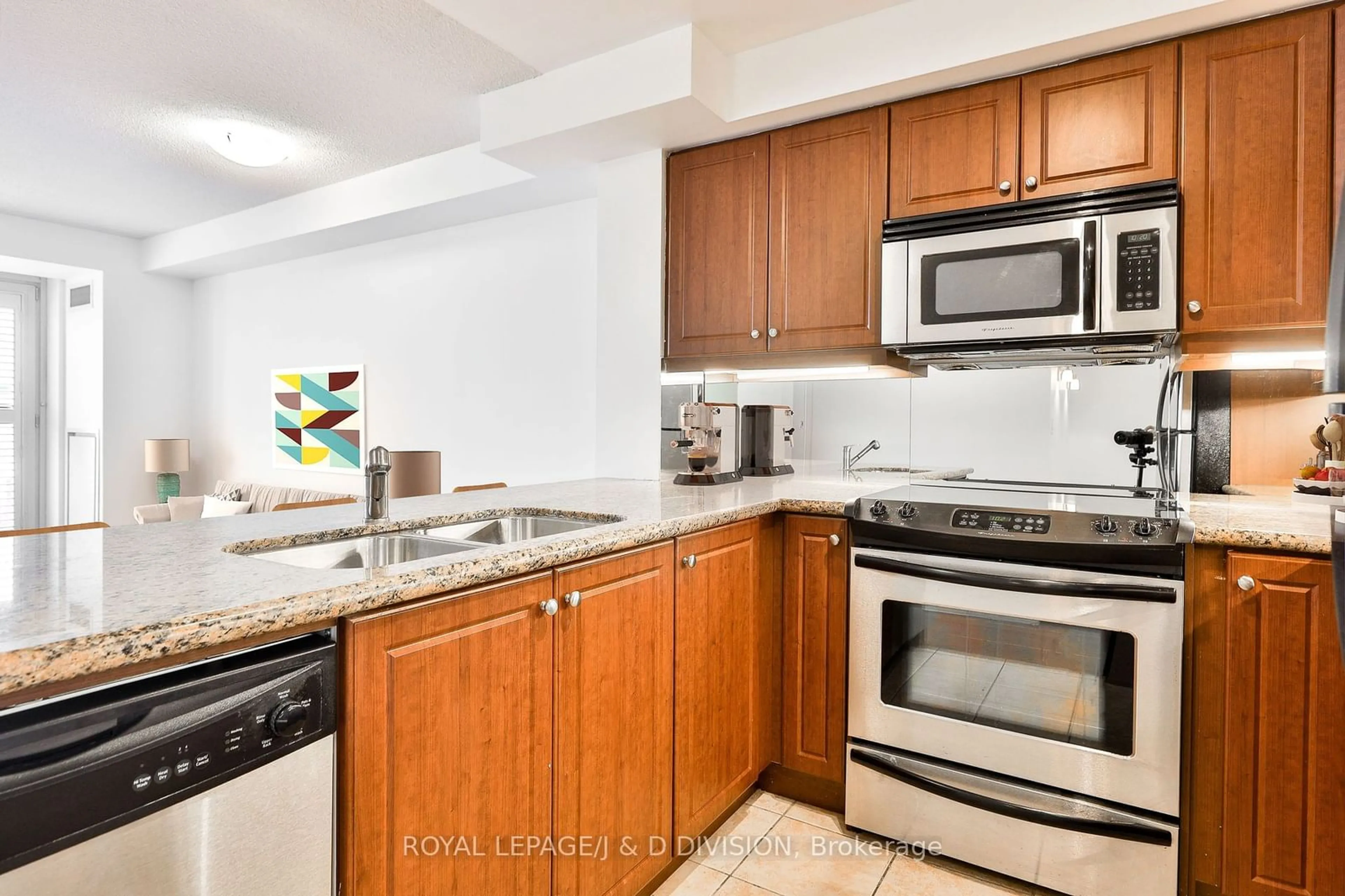 Standard kitchen, unknown for 308 Palmerston Ave #506, Toronto Ontario M6J 3X9