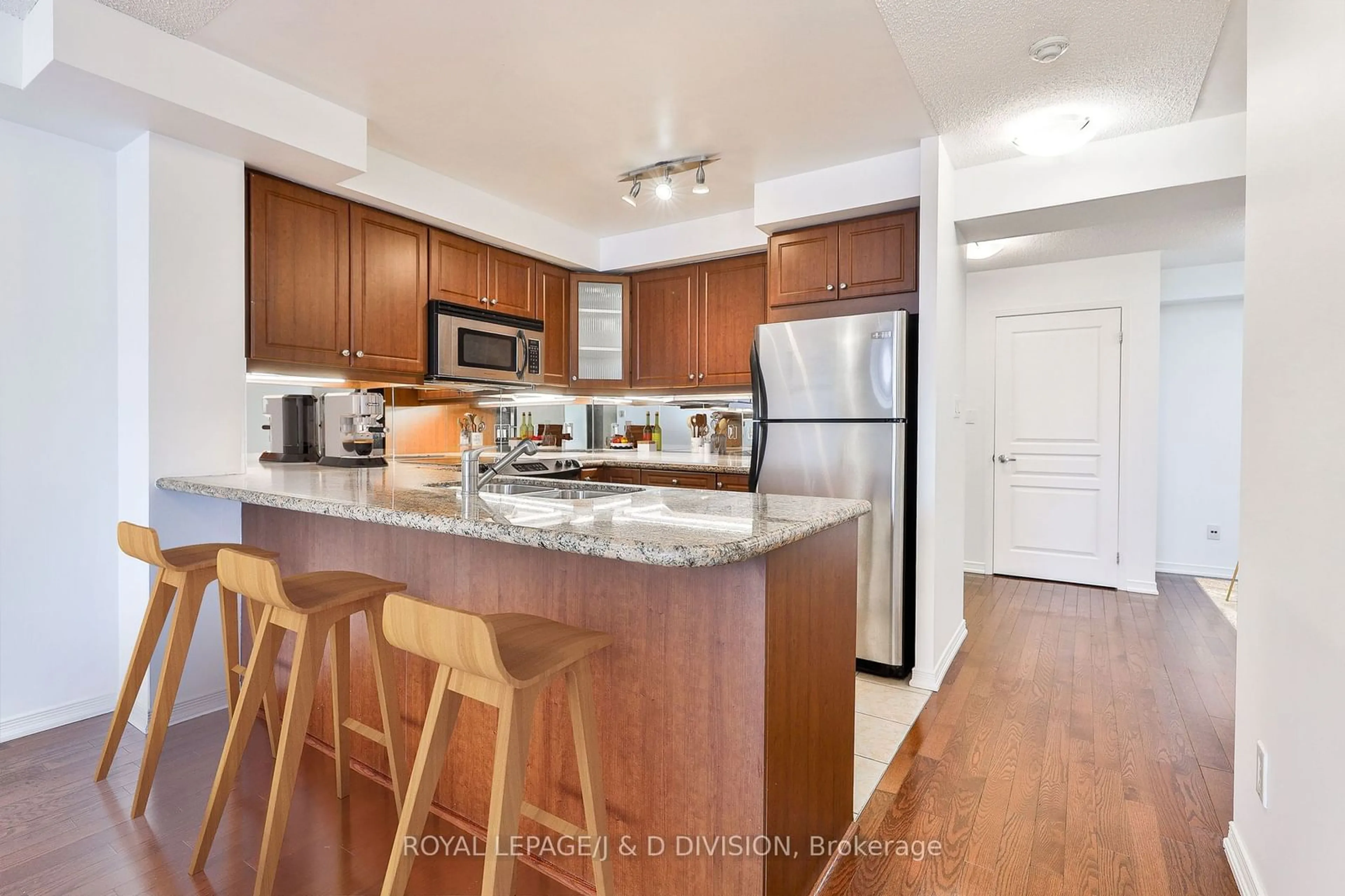 Open concept kitchen, unknown for 308 Palmerston Ave #506, Toronto Ontario M6J 3X9