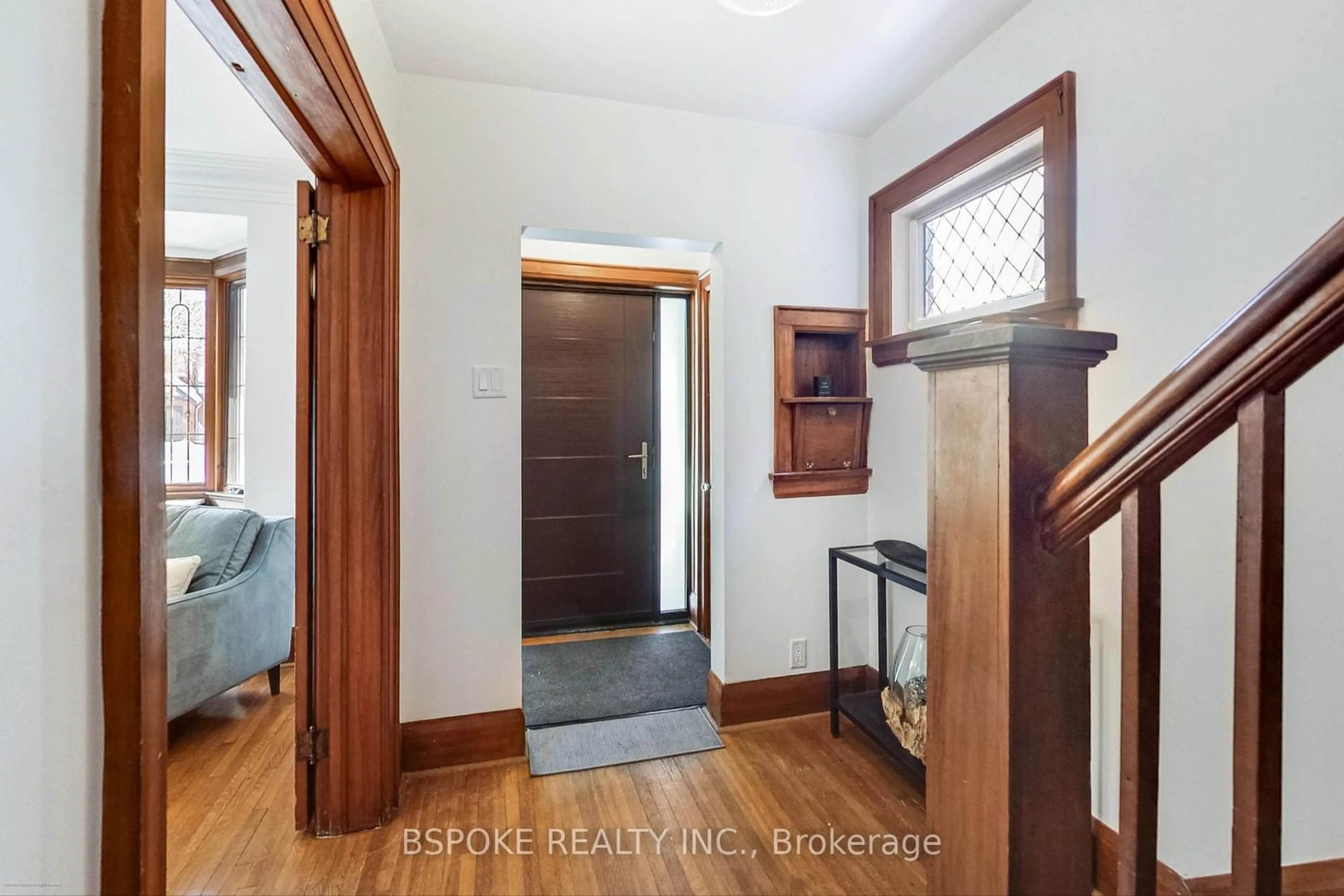 Indoor entryway for 248 Snowdon Ave, Toronto Ontario M4N 2B3