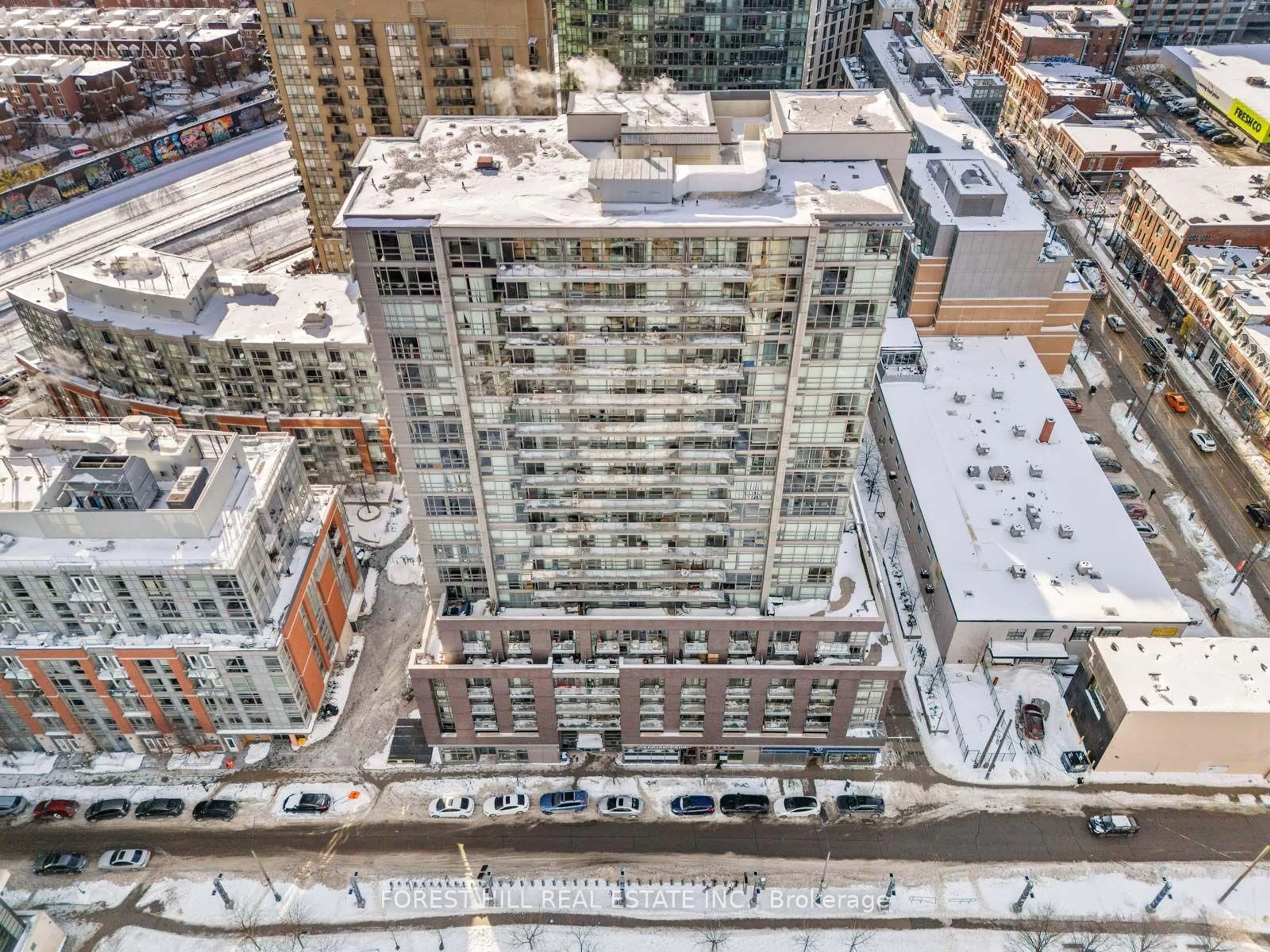 A pic from outside/outdoor area/front of a property/back of a property/a pic from drone, city buildings view from balcony for 68 Abell St ##935, Toronto Ontario M6J 0B1