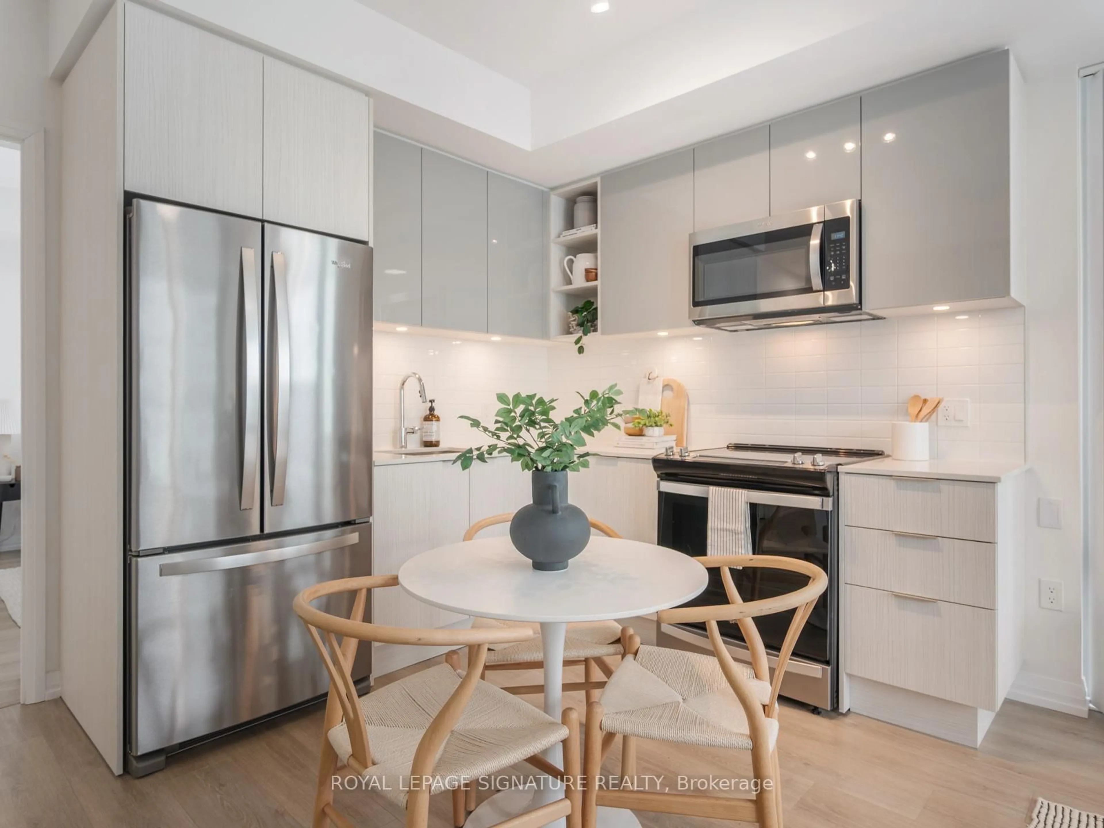 Contemporary kitchen, unknown for 50 Dunfield Ave #2419, Toronto Ontario M4S 0E4