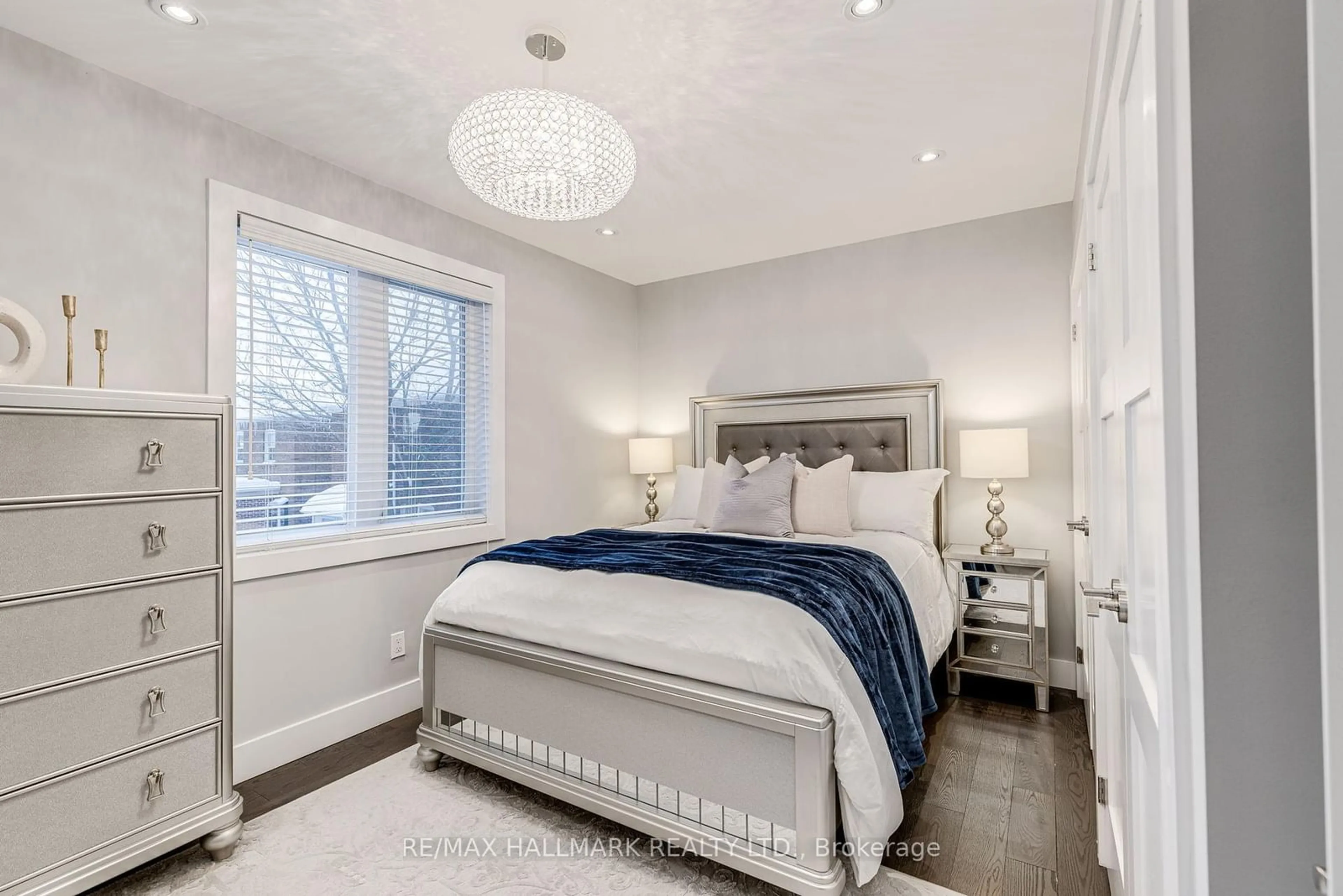 Bedroom with bed, unknown for 1532 Mount Pleasant Rd, Toronto Ontario M4N 2V2