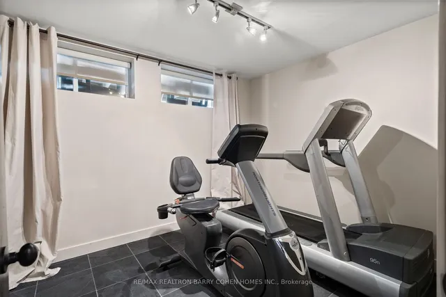 Additional property image - 72 Teddington Park Ave