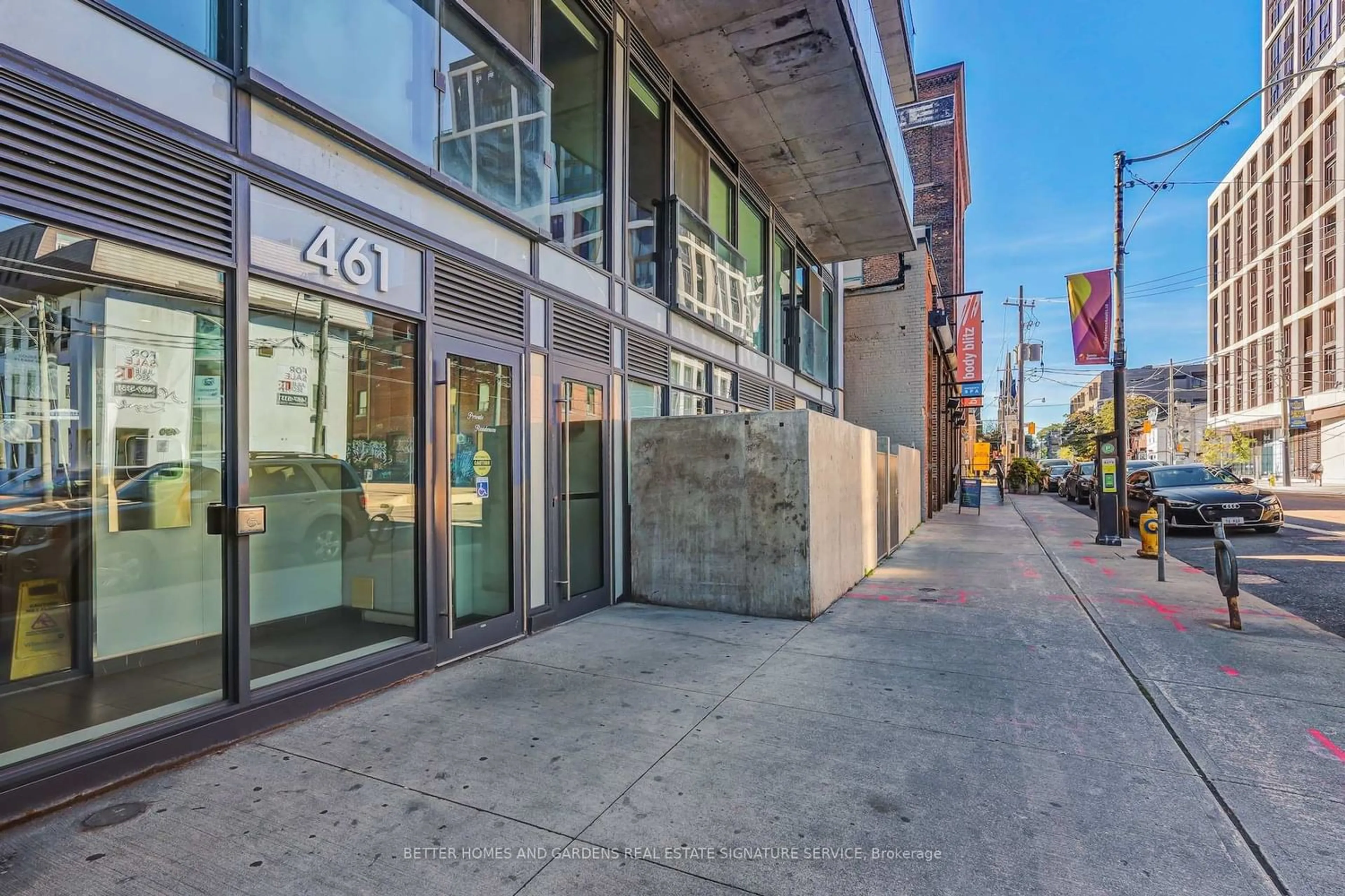 Patio, street for 461 Adelaide St #730, Toronto Ontario M5V 0L6