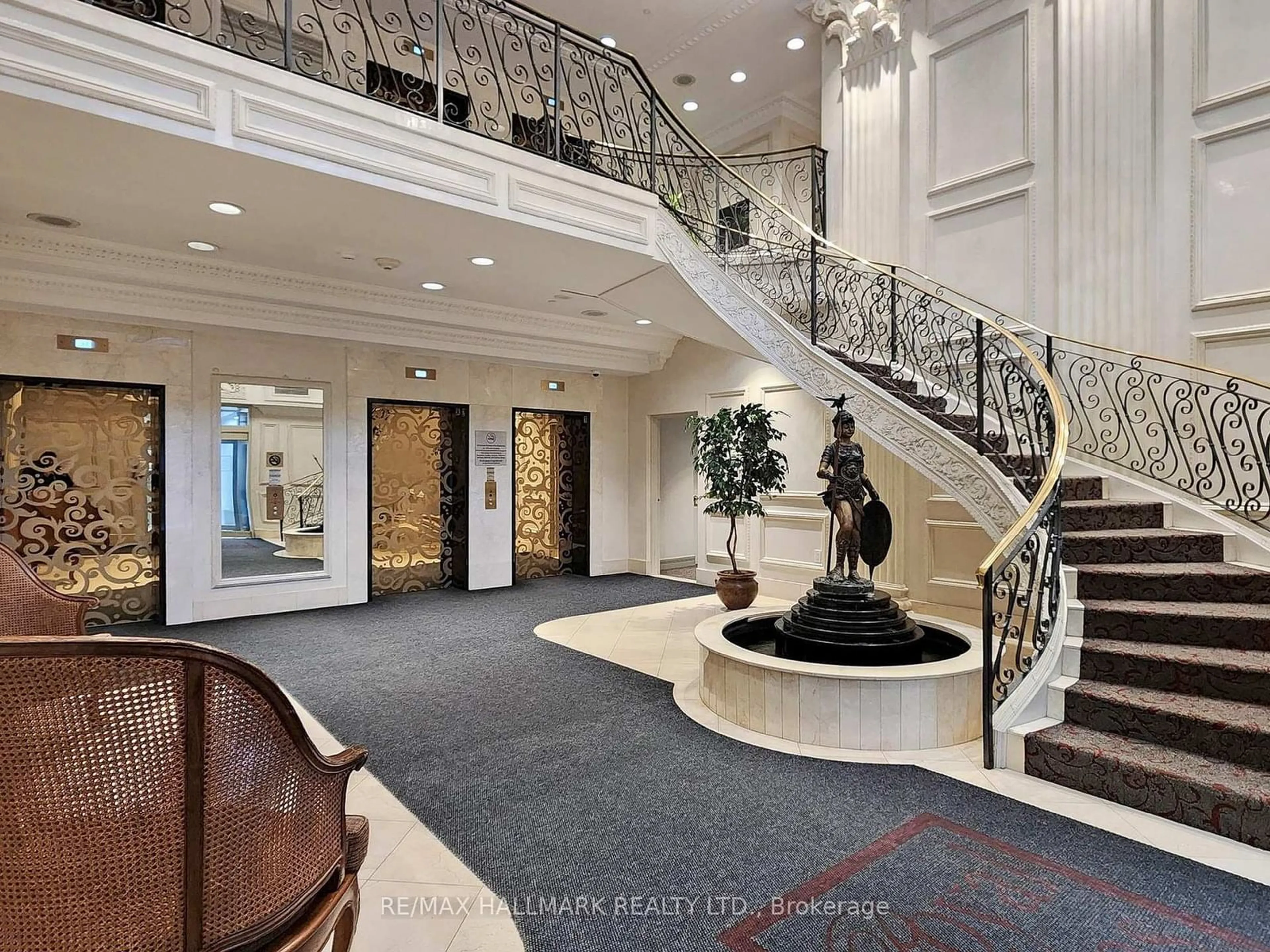 Indoor foyer for 5418 yonge St #617, Toronto Ontario M2N 6X4