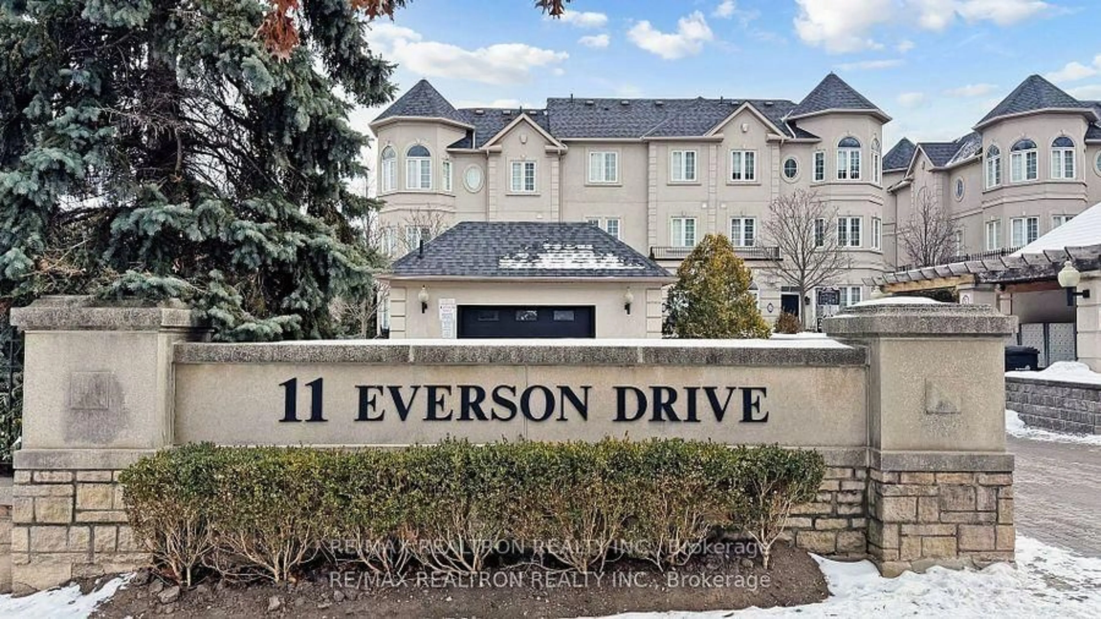 Indoor foyer for 11 Everson Dr #303, Toronto Ontario M2N 7B9