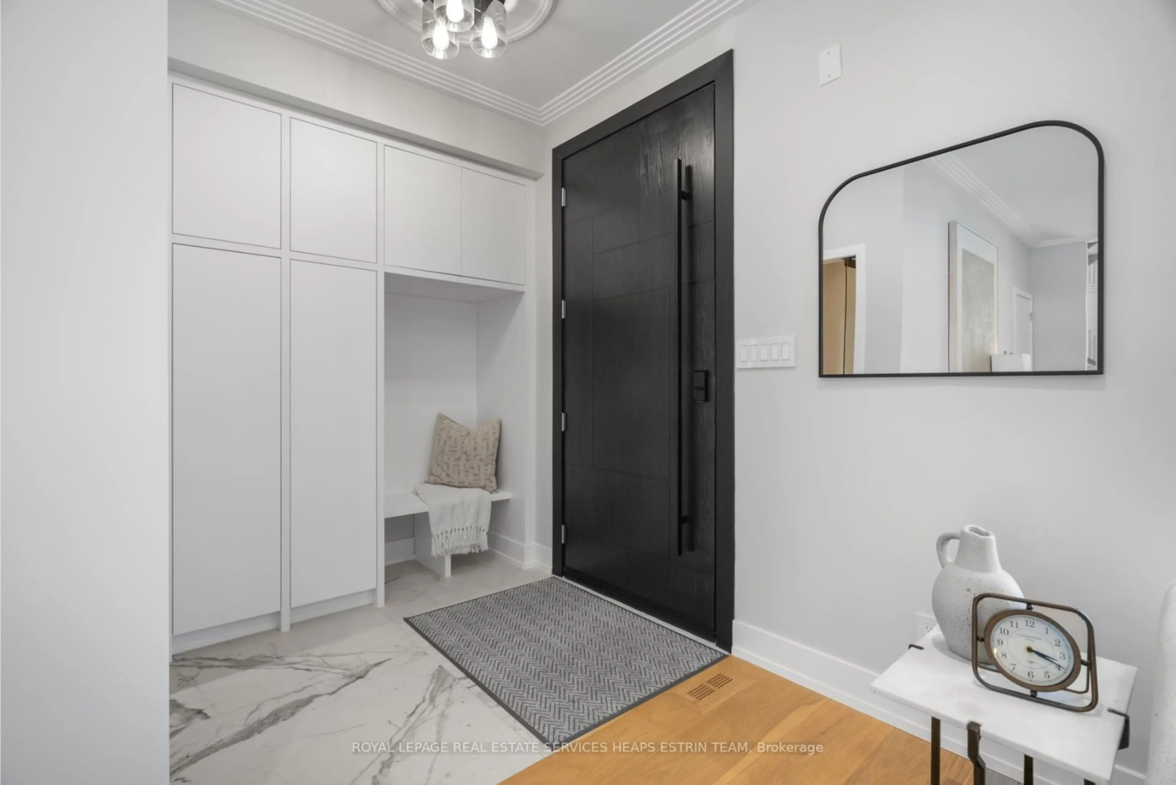 Indoor entryway for 79 Chudleigh Ave, Toronto Ontario M4R 1T4