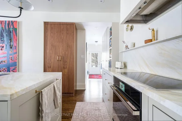 Additional property image - 105 Lascelles Blvd