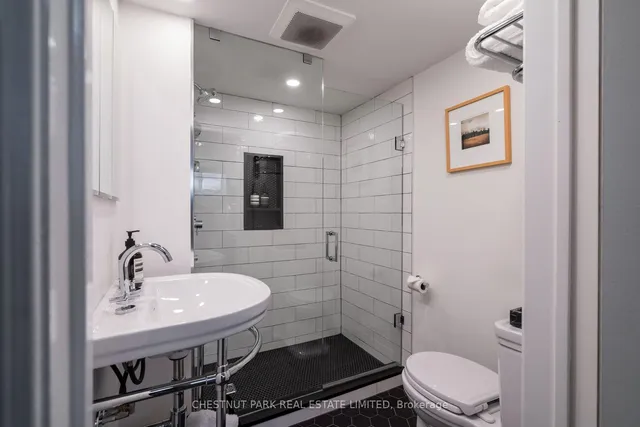 Additional property image - 105 Lascelles Blvd