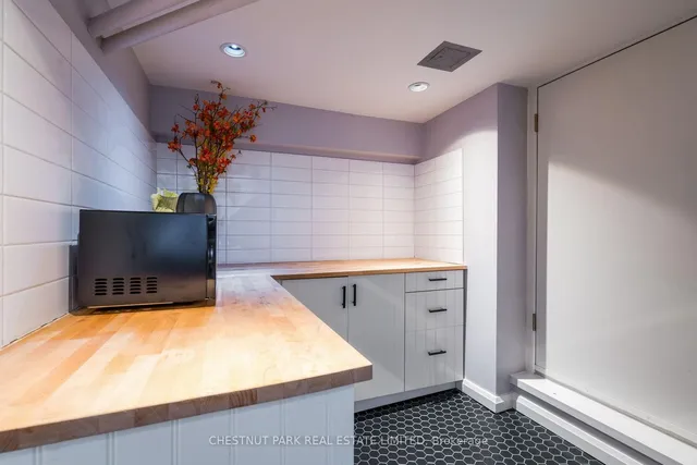 Additional property image - 105 Lascelles Blvd