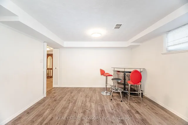 Additional property image - 7 Foxwarren Dr