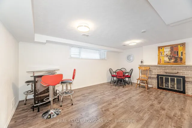 Additional property image - 7 Foxwarren Dr