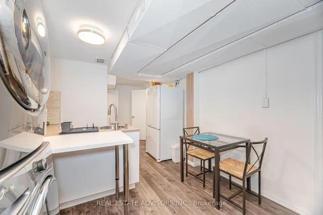 Additional property image - 7 Foxwarren Dr